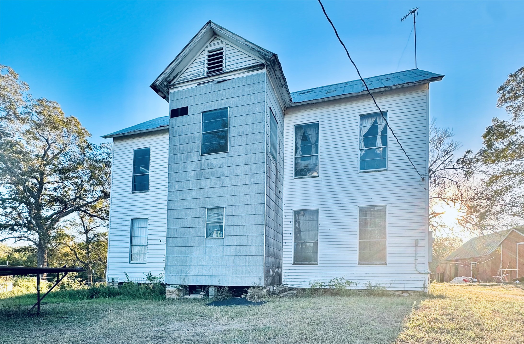 main property photo 16