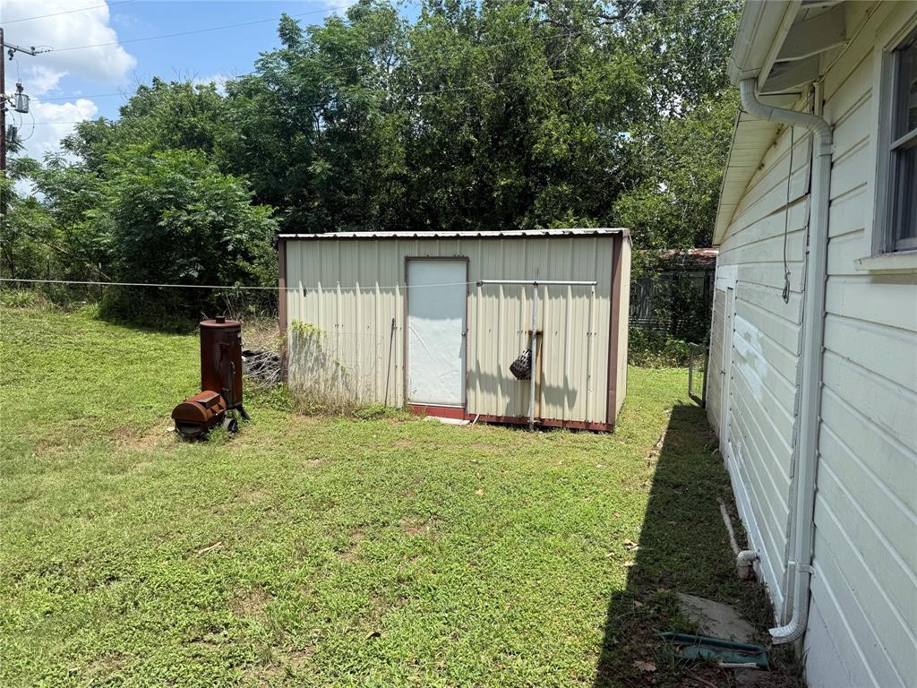 main property photo 12
