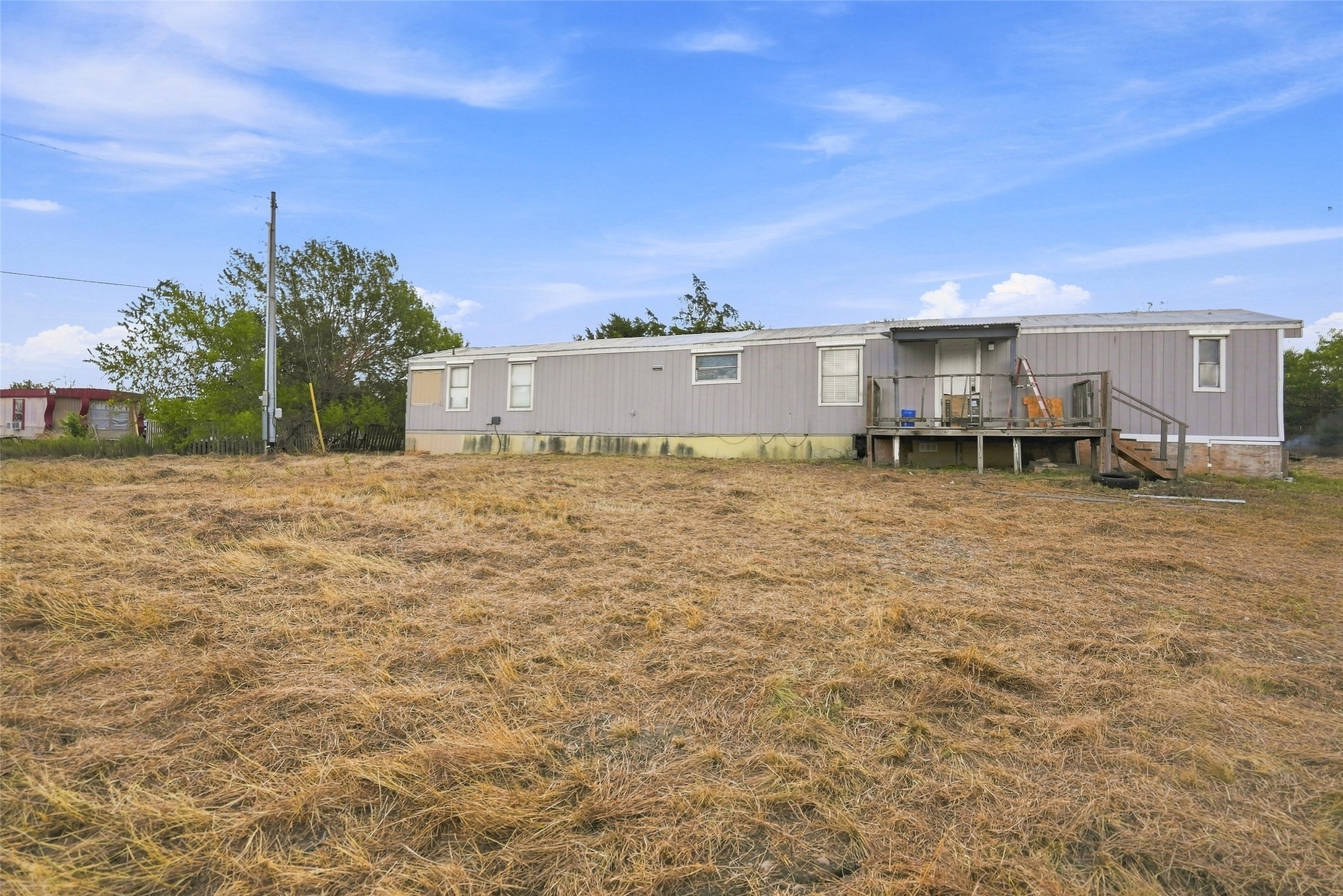 main property photo 11