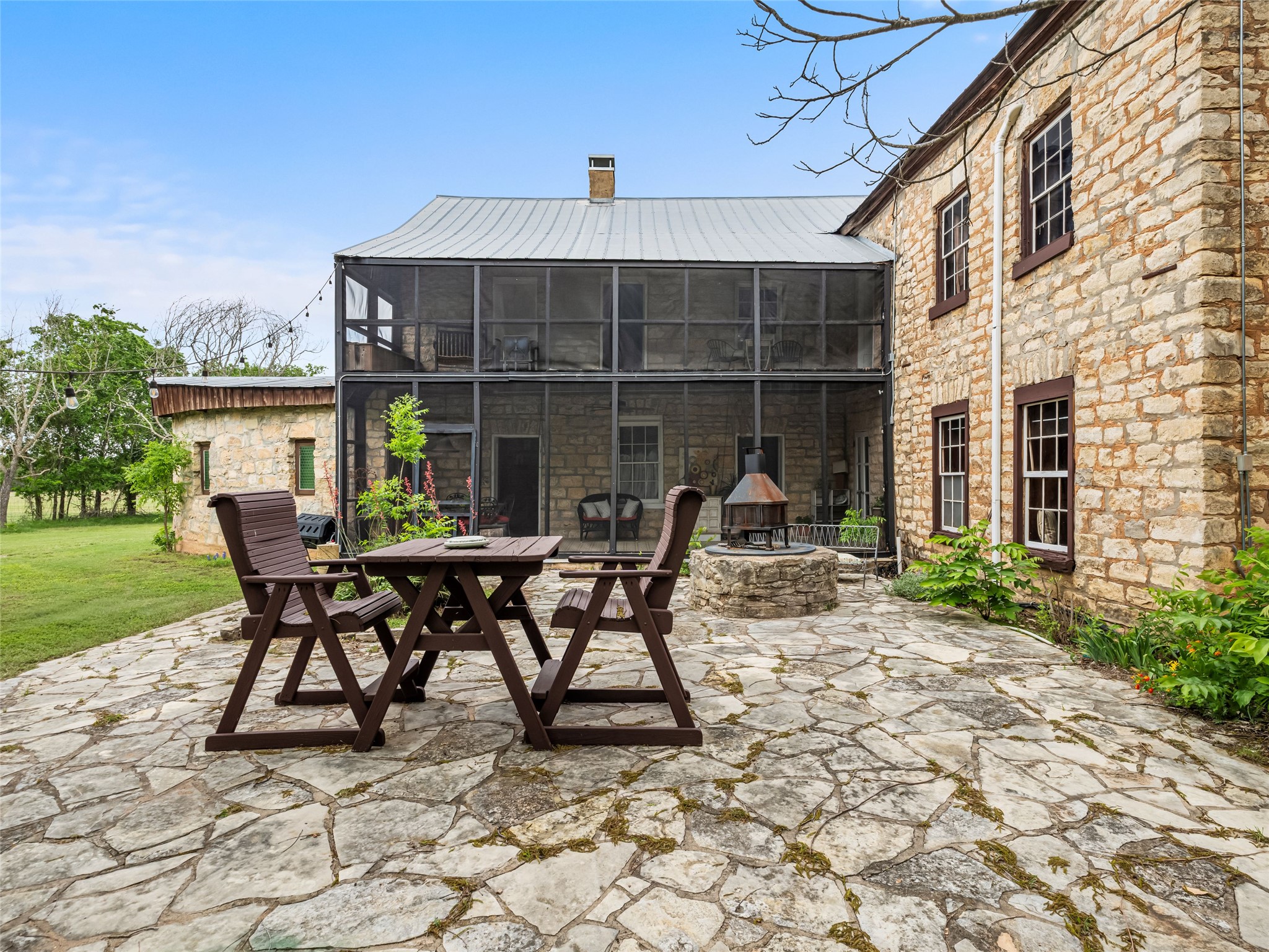 main property photo 23