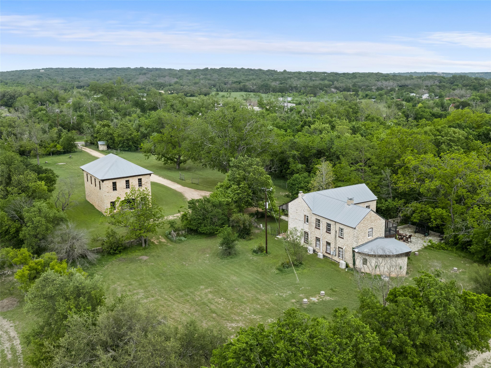 main property photo 39