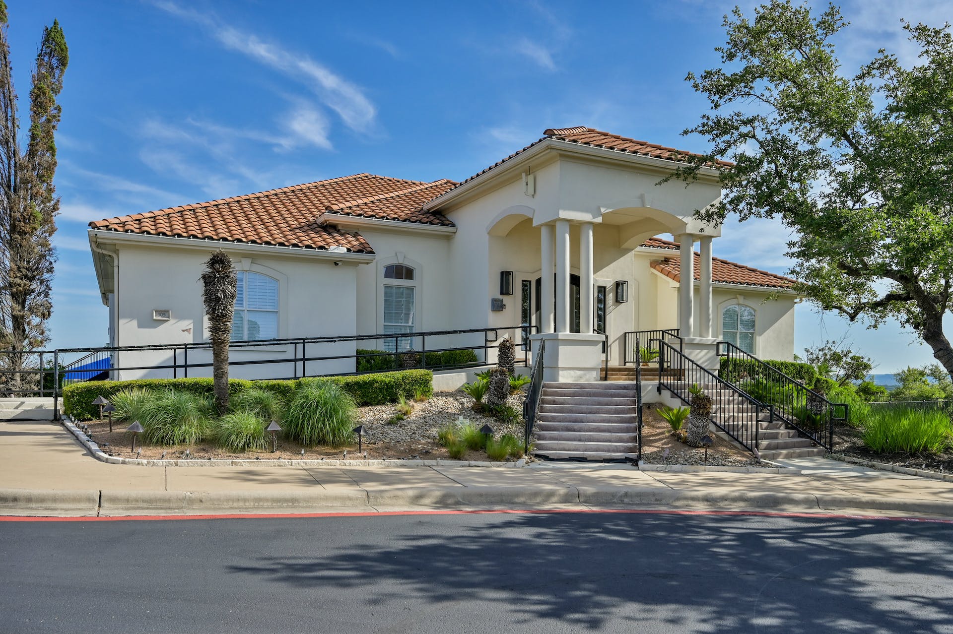 main property photo 17