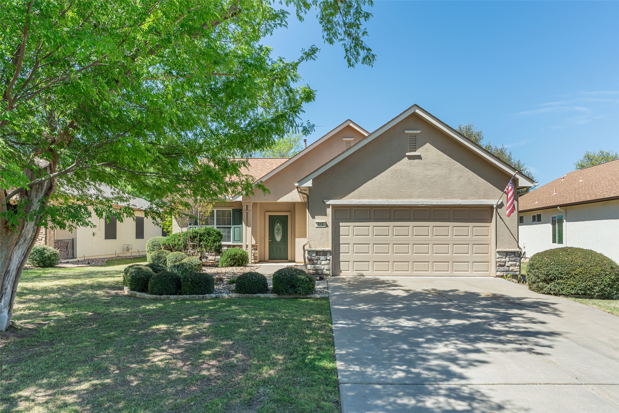main property photo 11