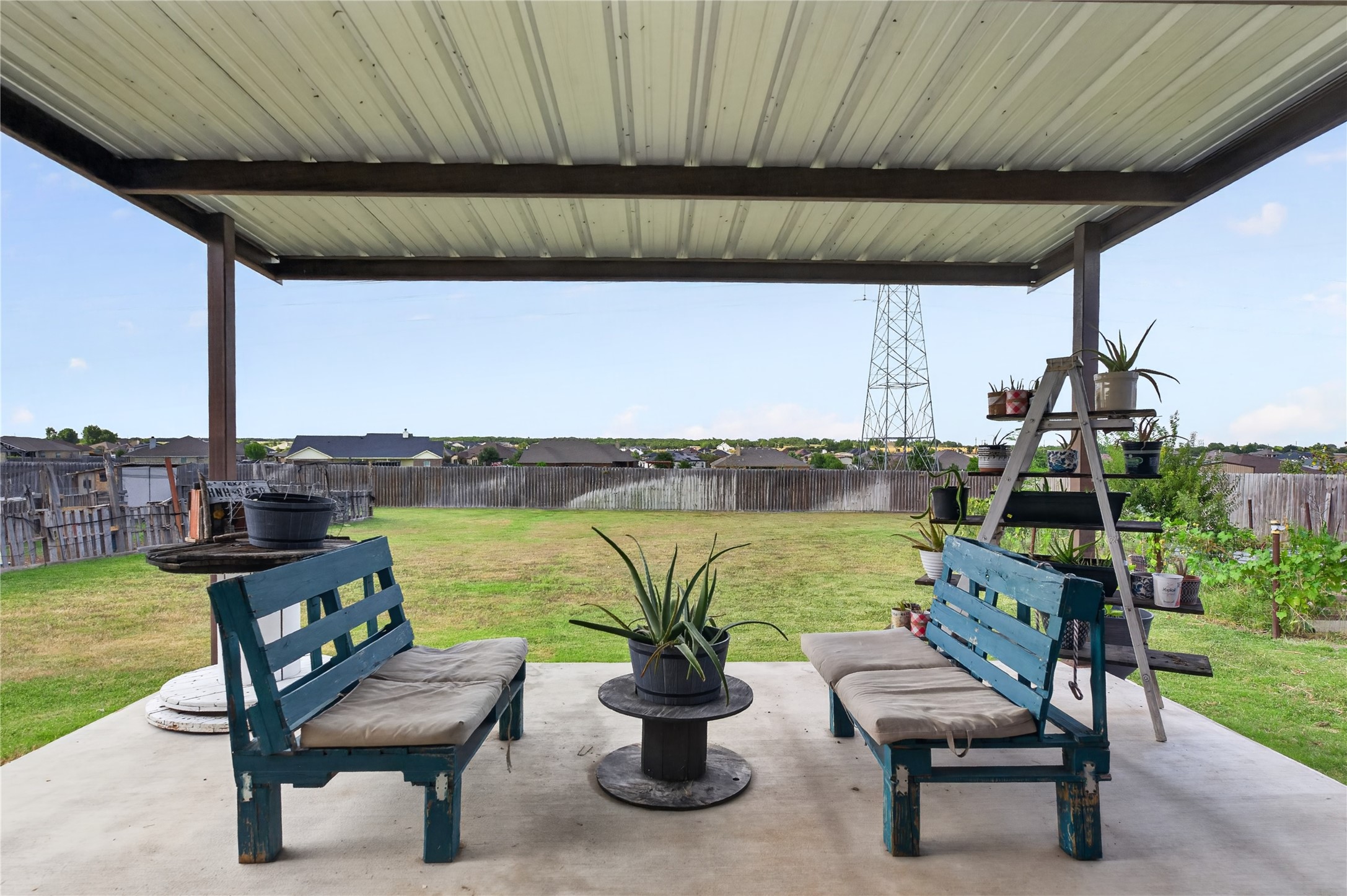 main property photo 32