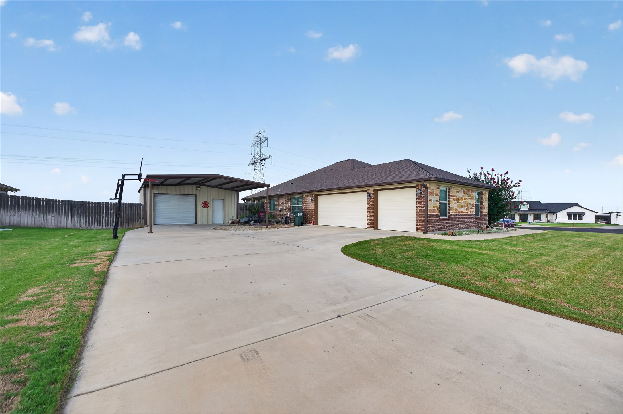 main property photo 34