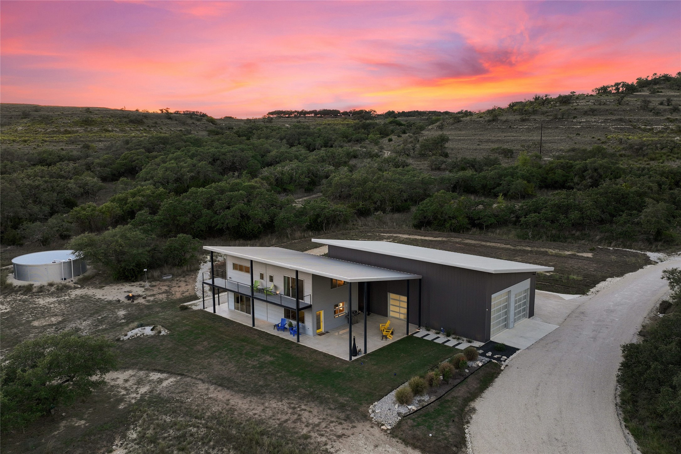 main property photo 29
