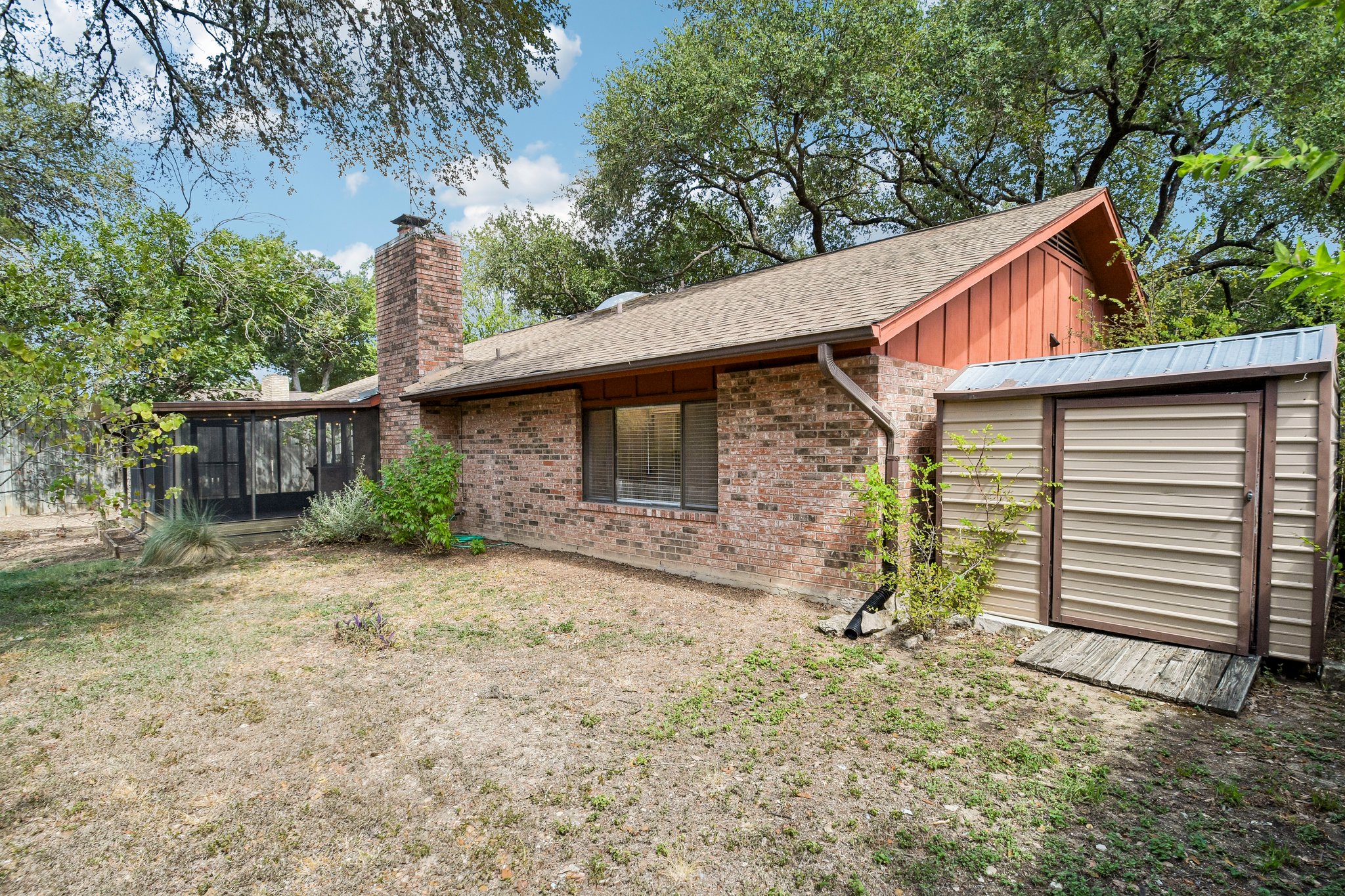 main property photo 34