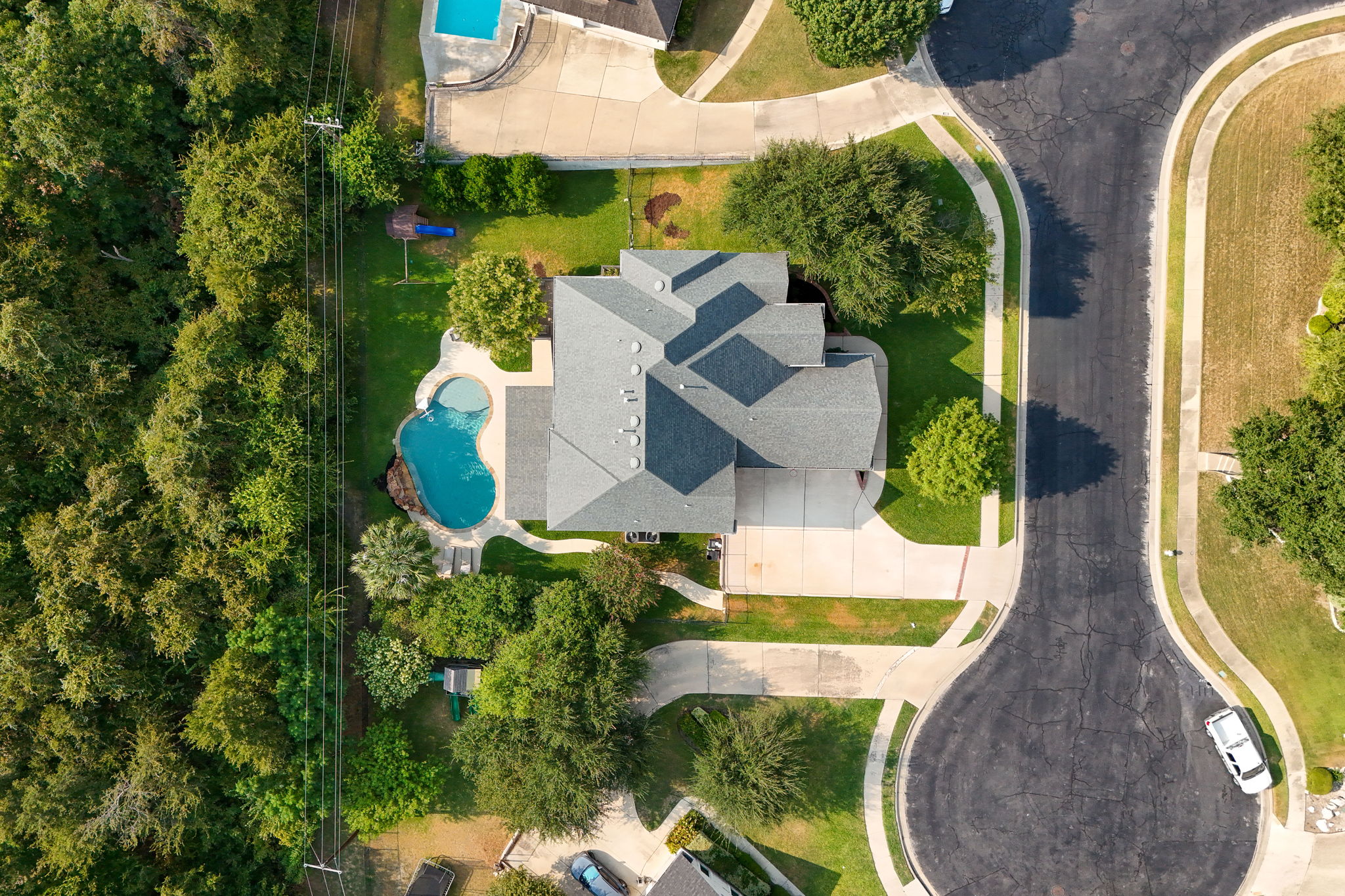 main property photo 38