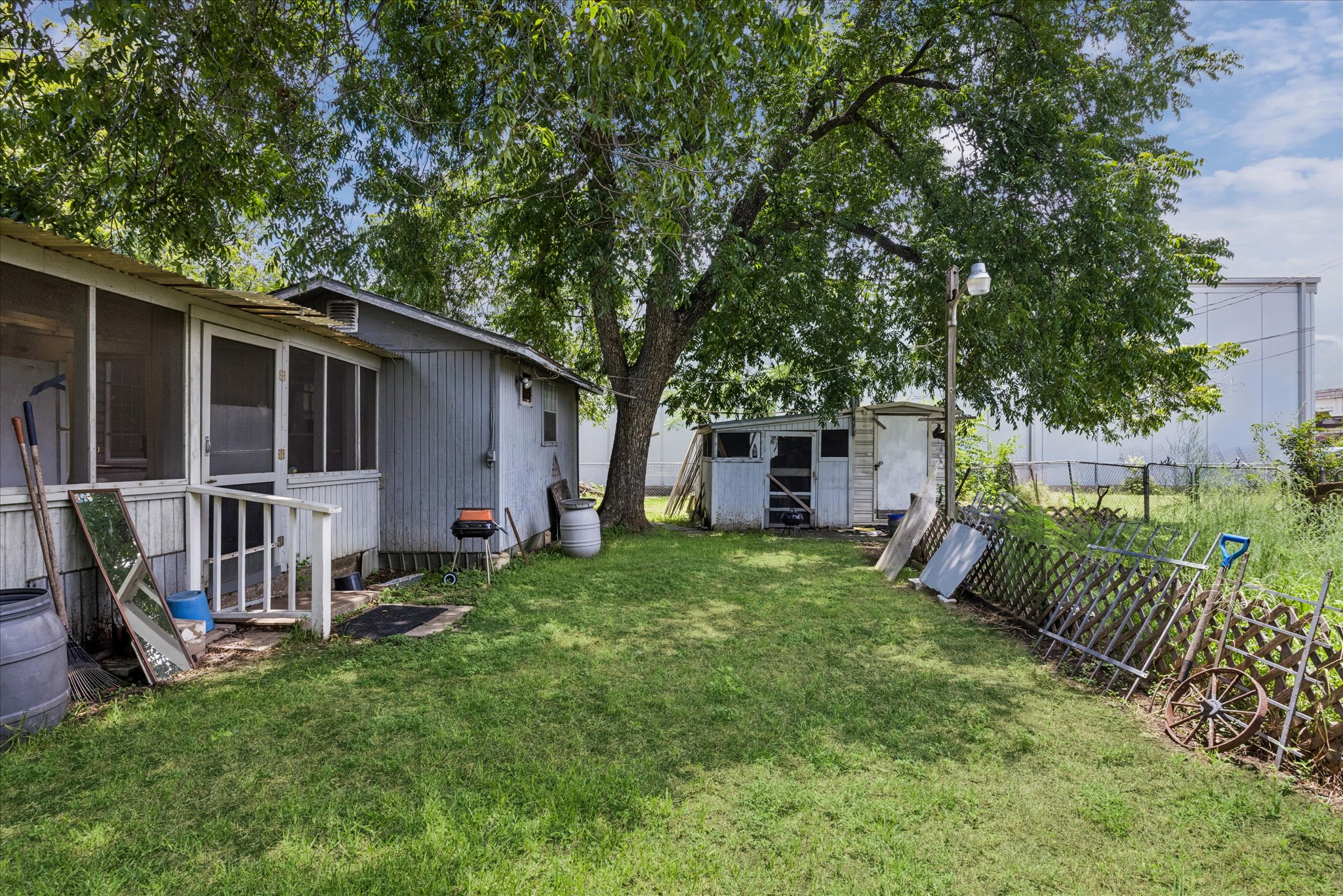 main property photo 36