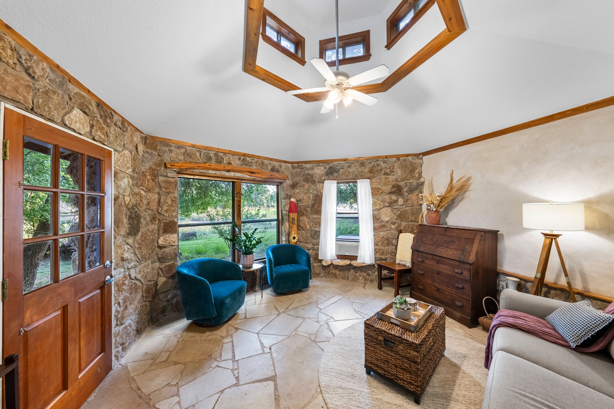 main property photo 28