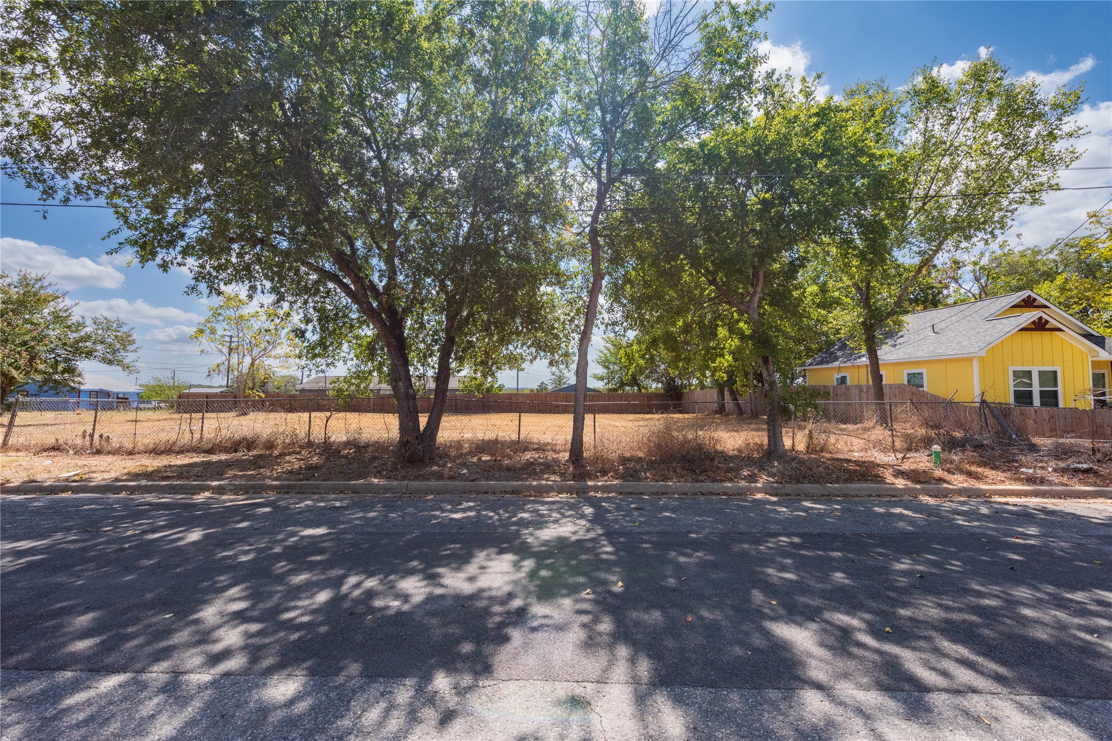 main property photo 9
