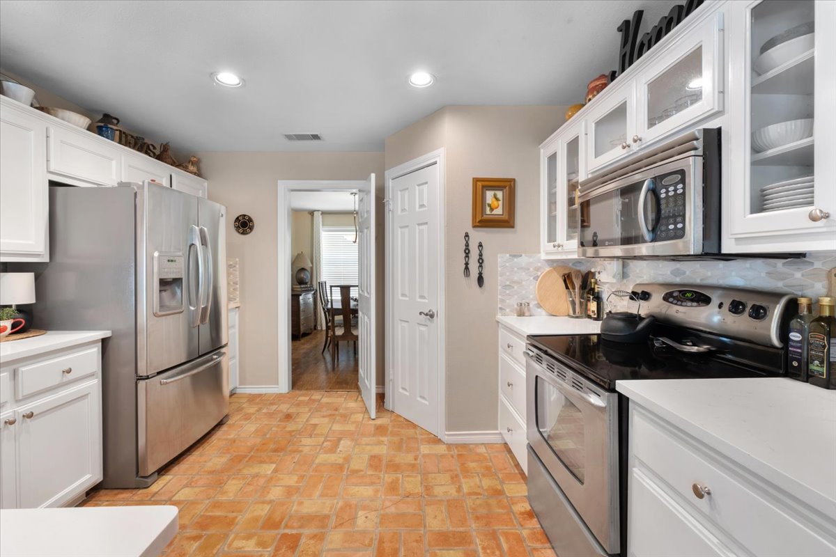 main property photo 12