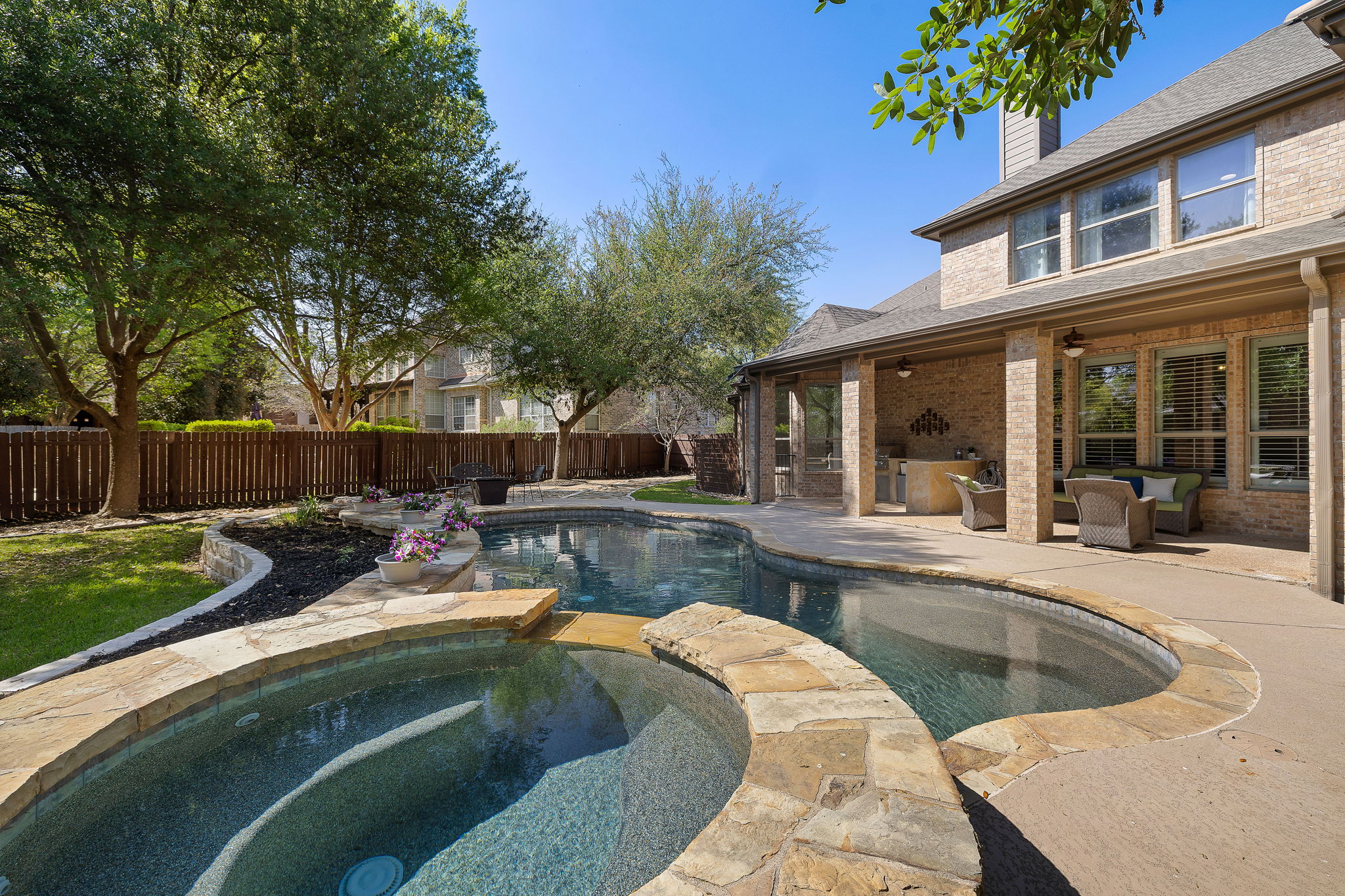 main property photo 36