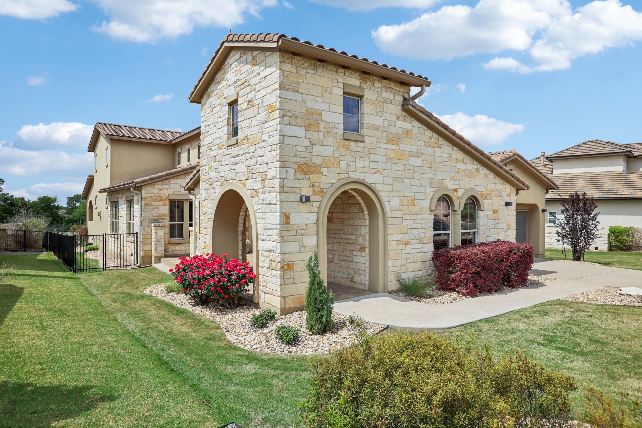 main property photo 7