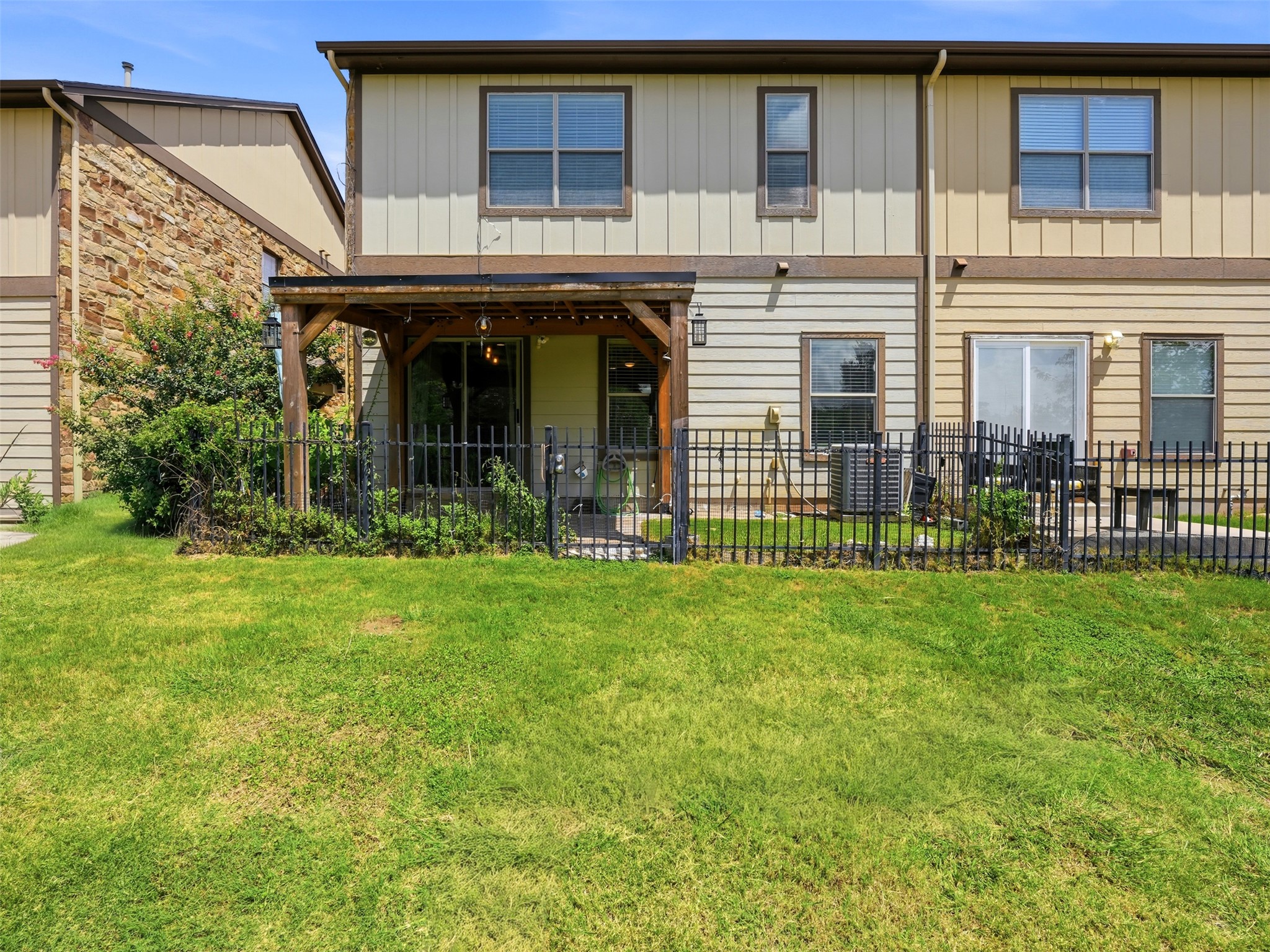 main property photo 21