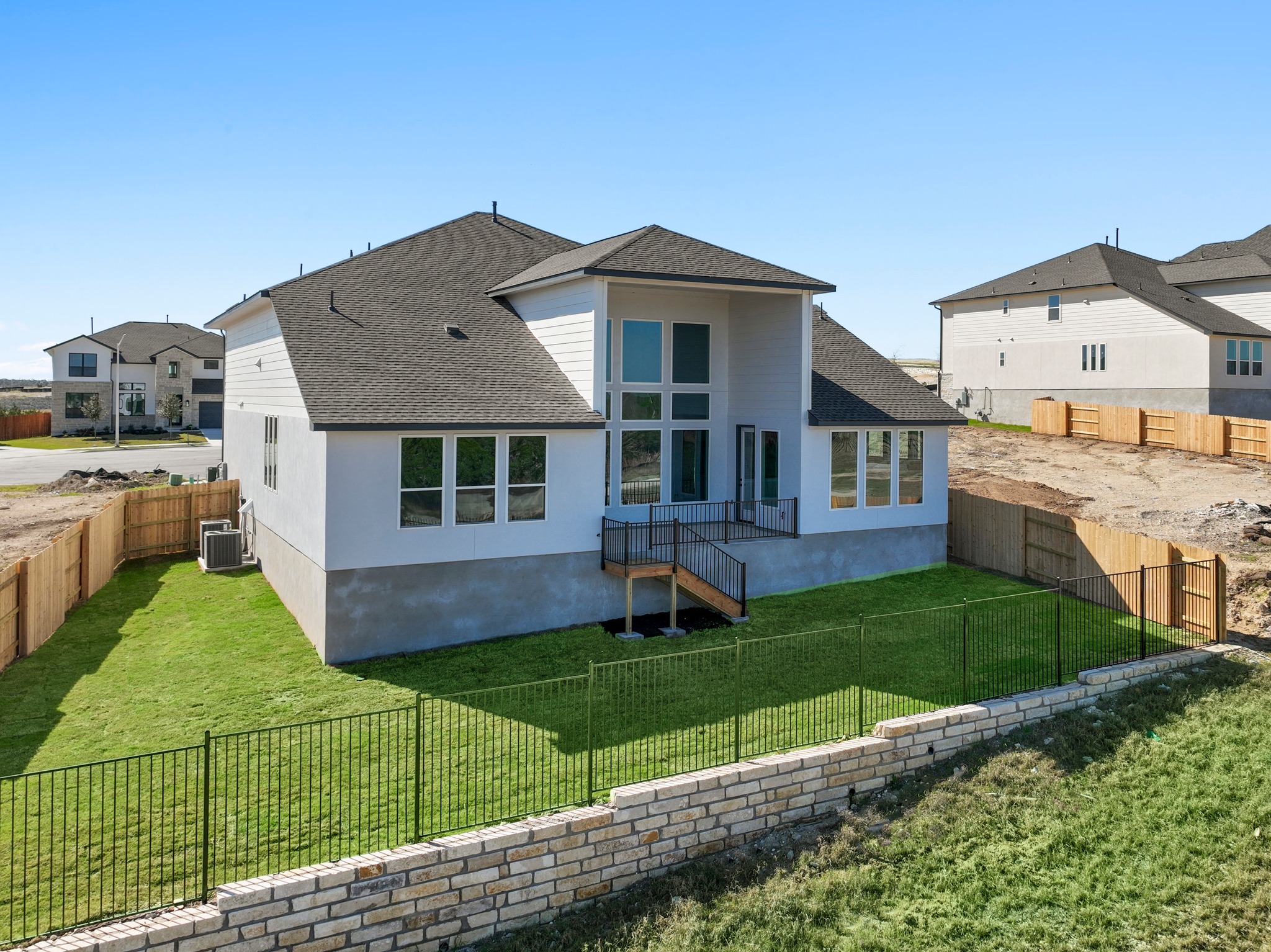 main property photo 29