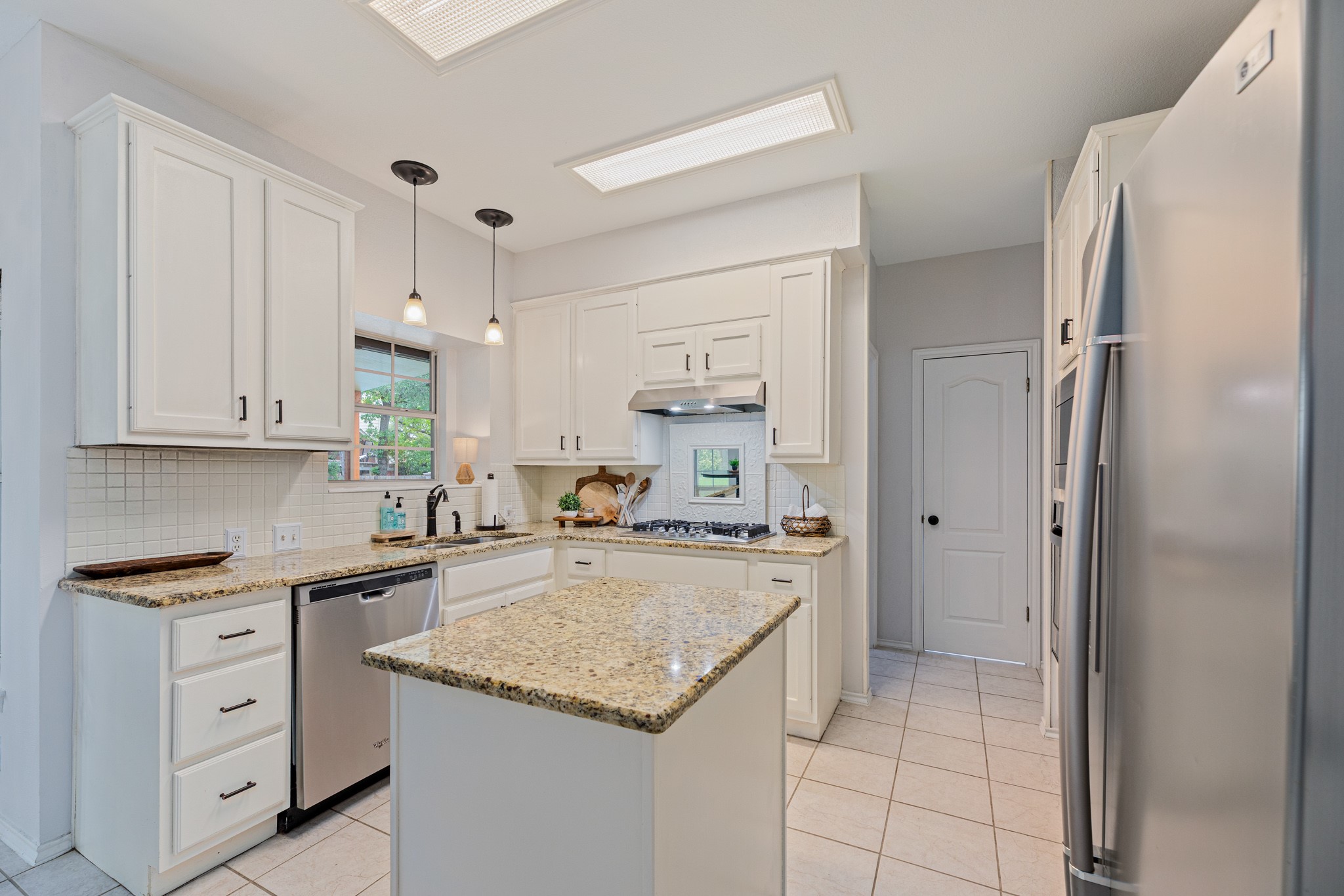 main property photo 7