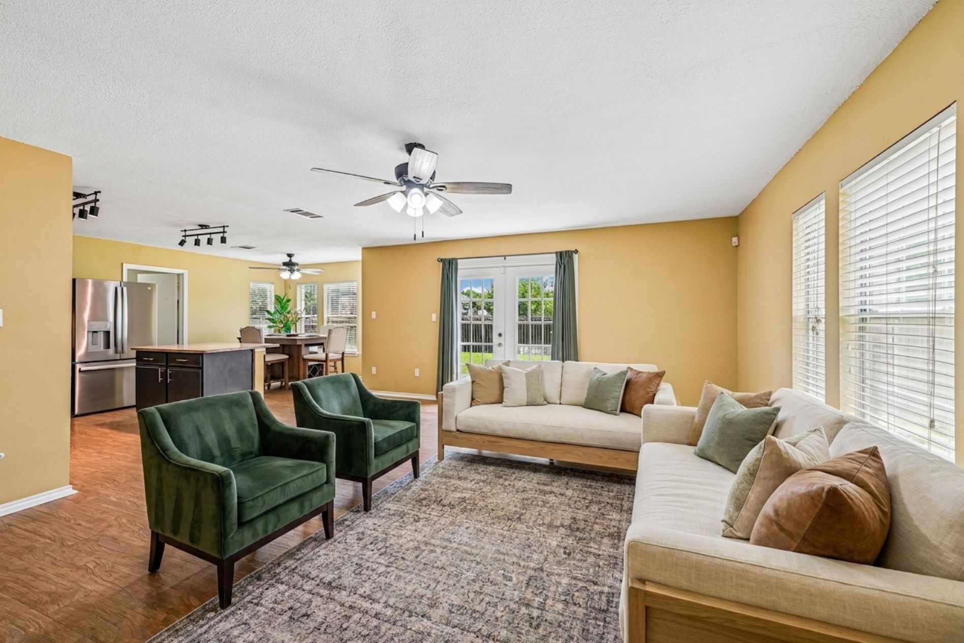 main property photo 6