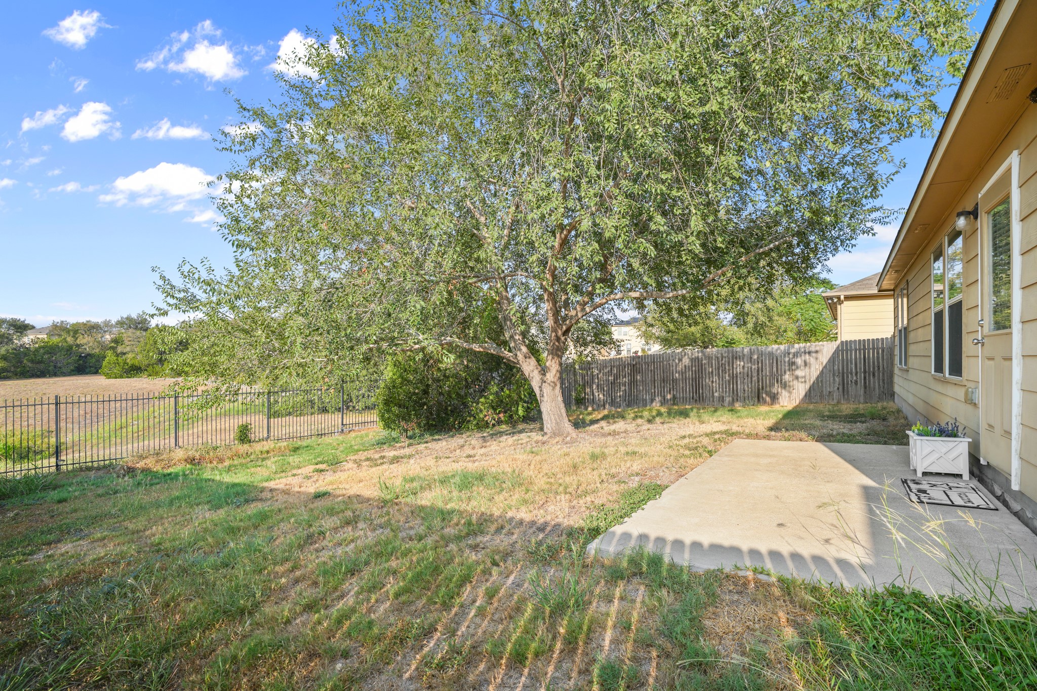 main property photo 20