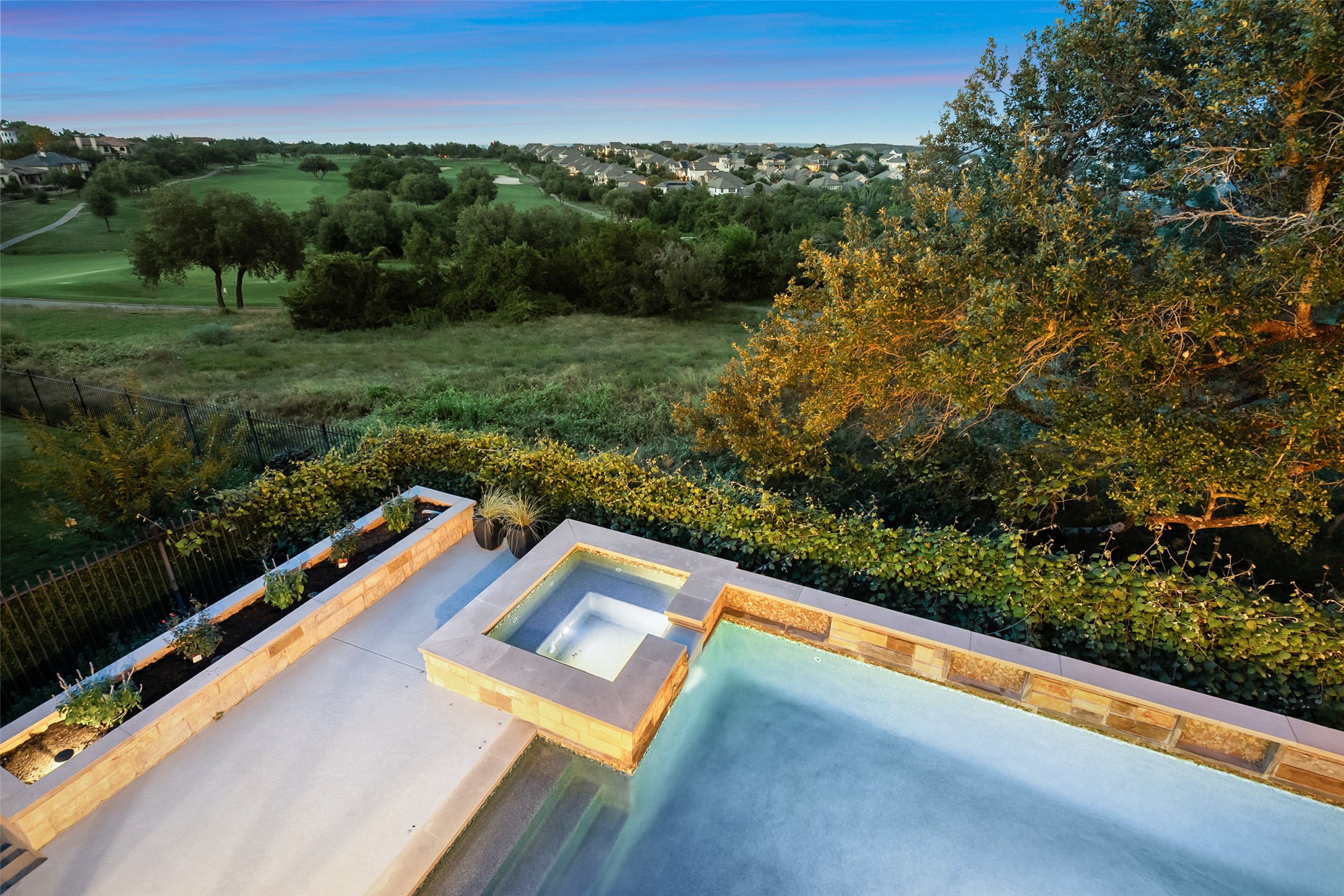 main property photo 20