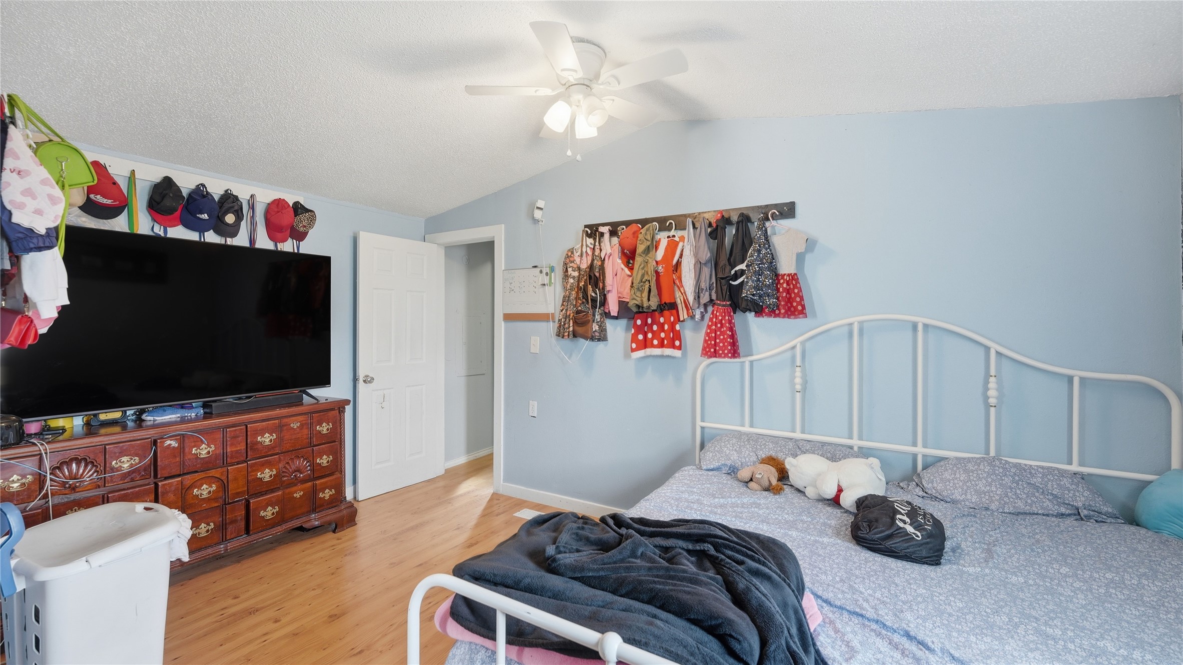 main property photo 15