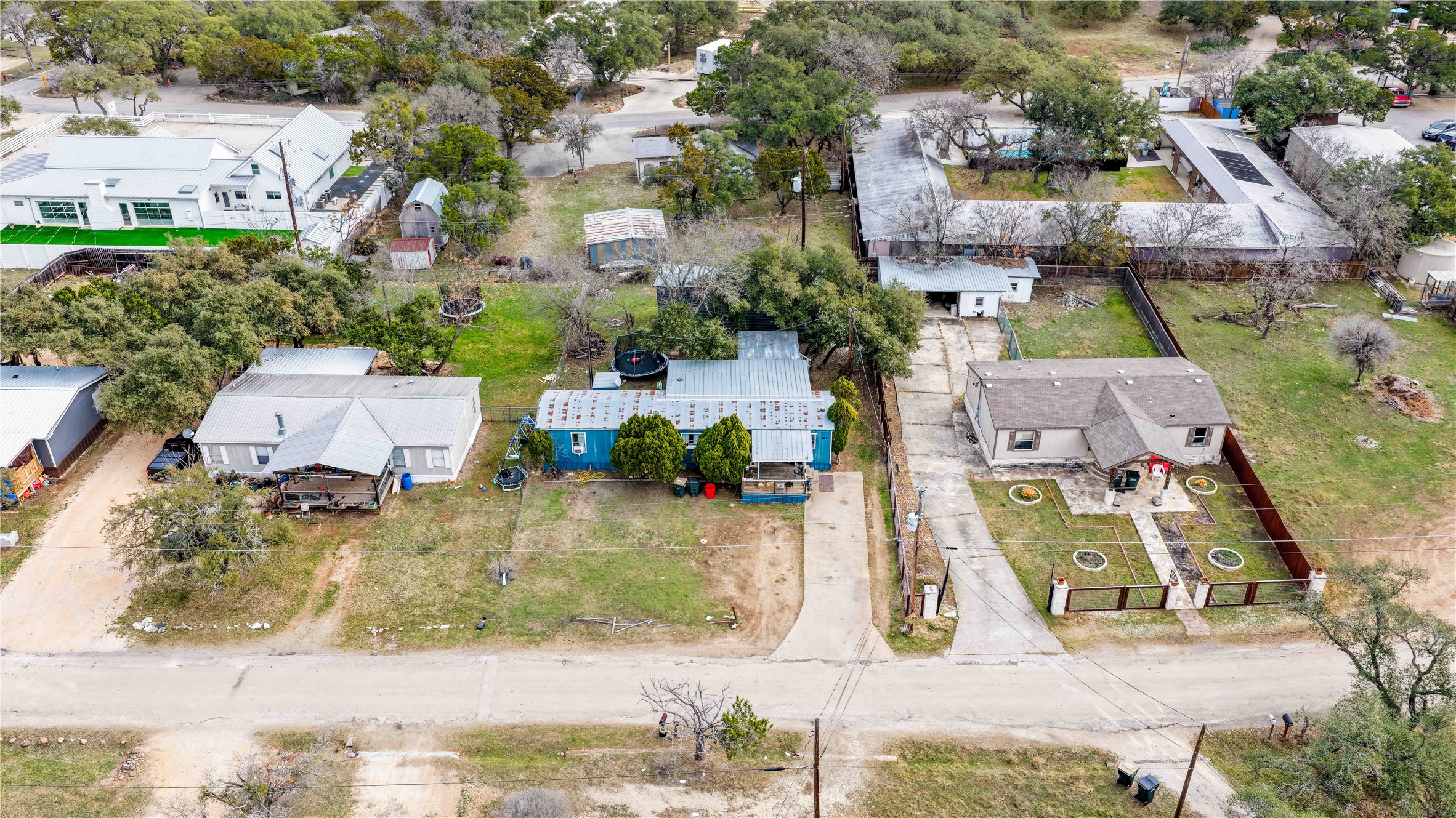 main property photo 23