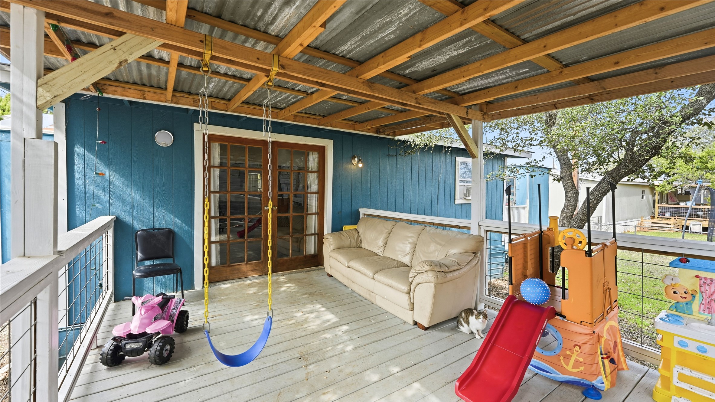 main property photo 32