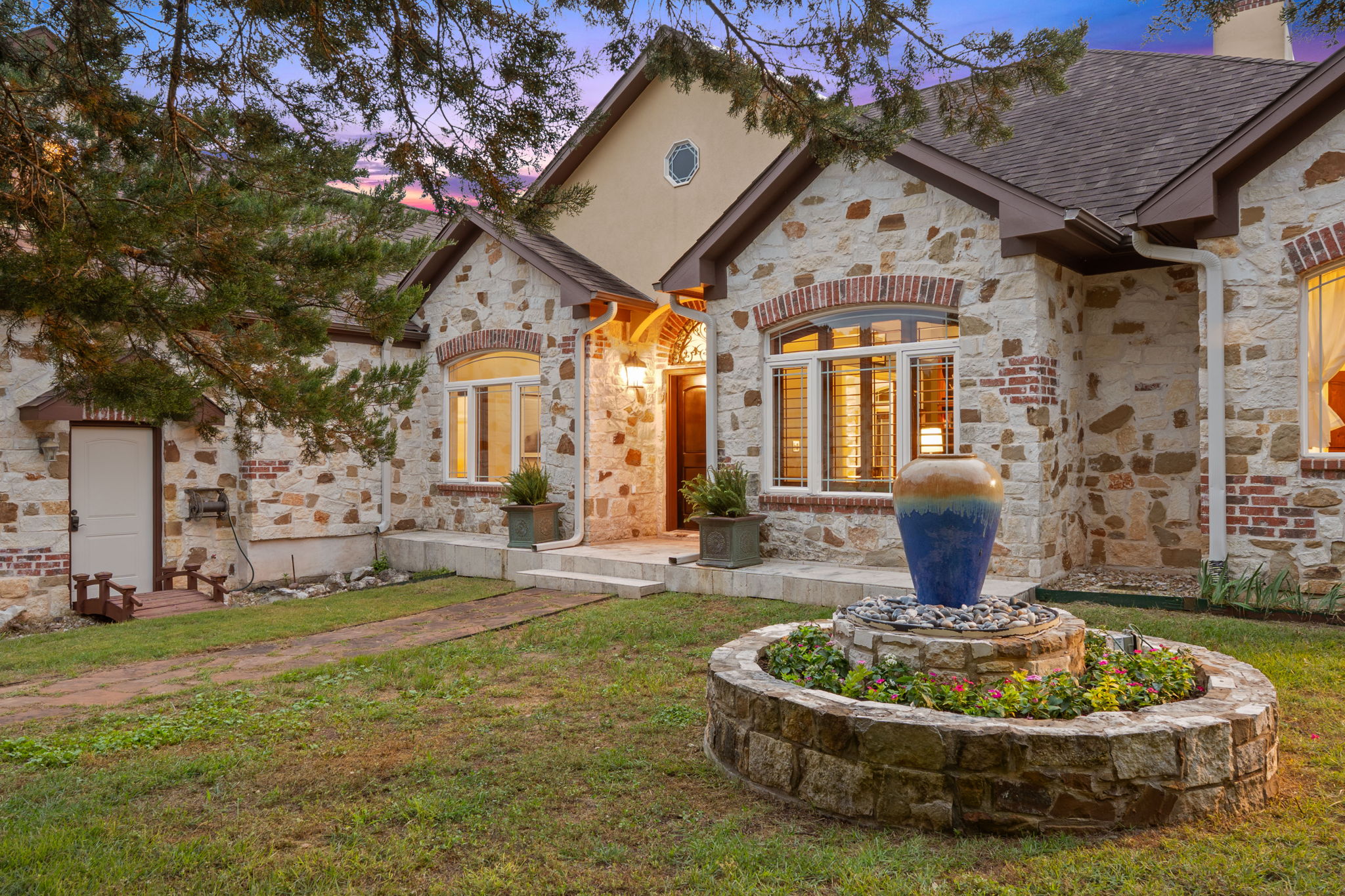 main property photo 4