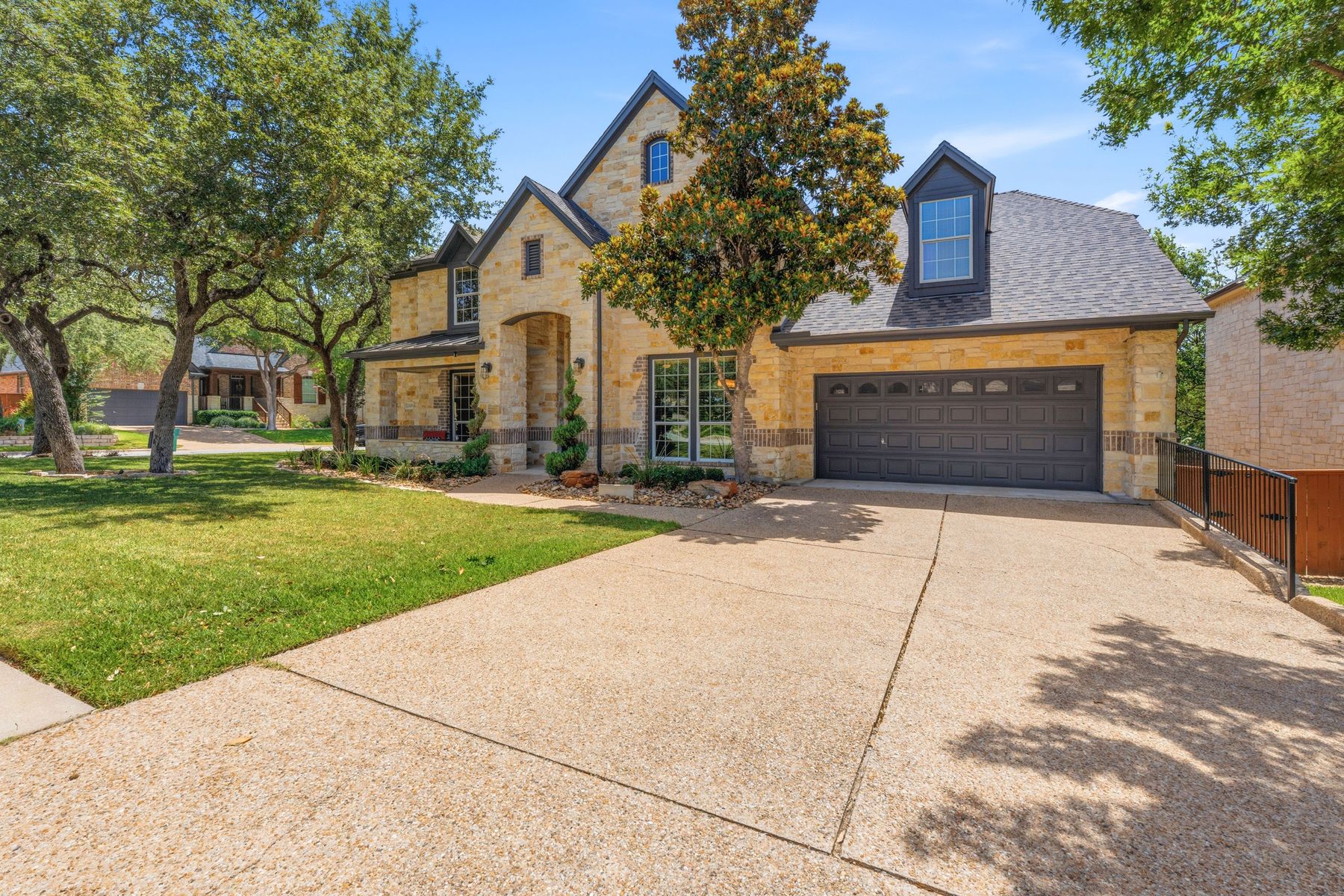main property photo 35