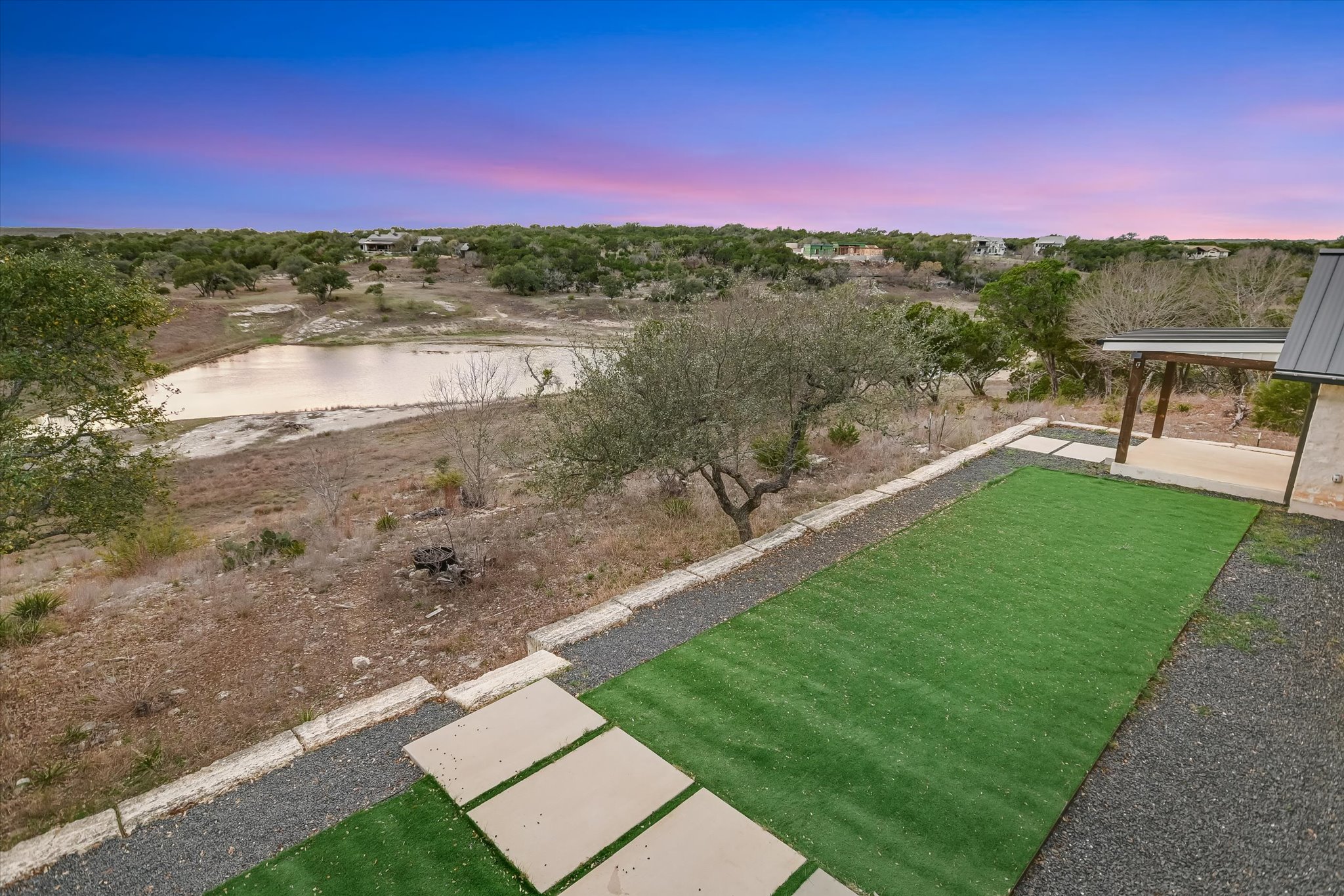 main property photo 34