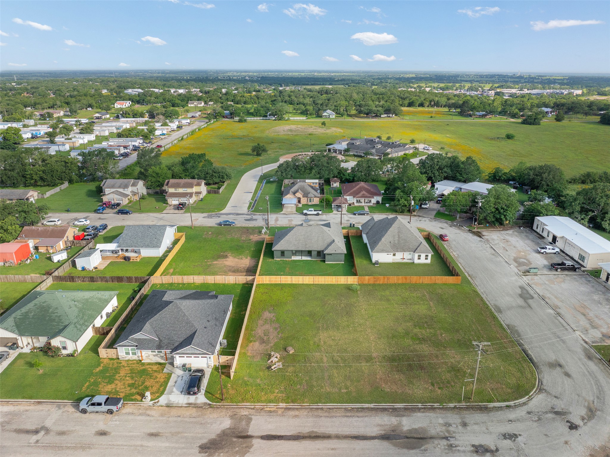 main property photo 27