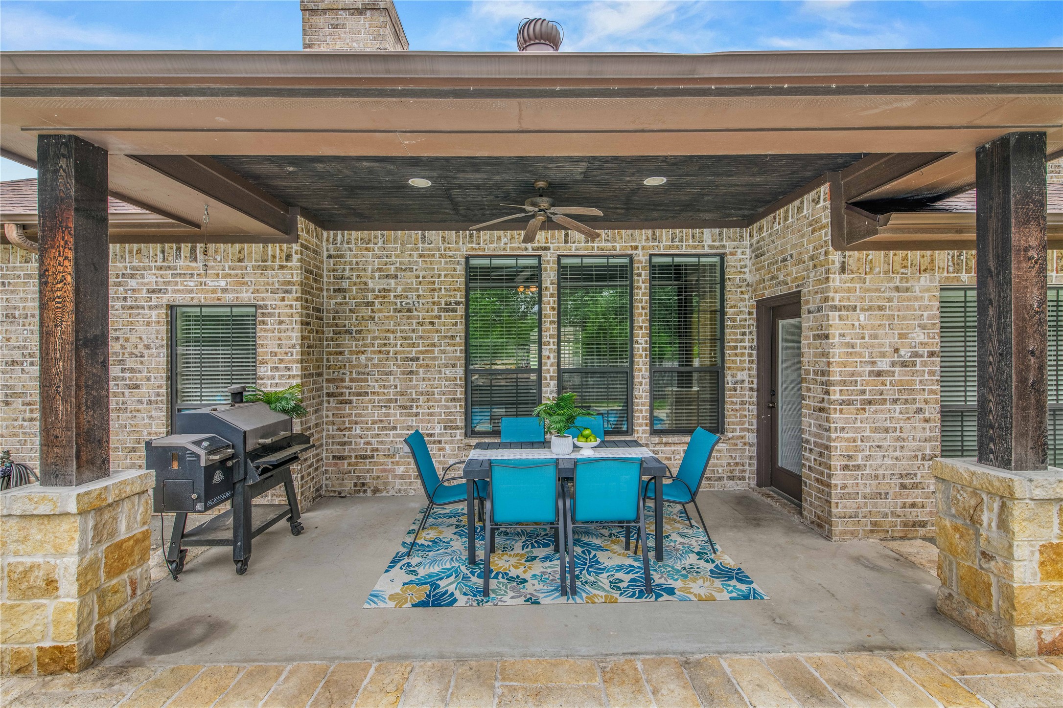 main property photo 27