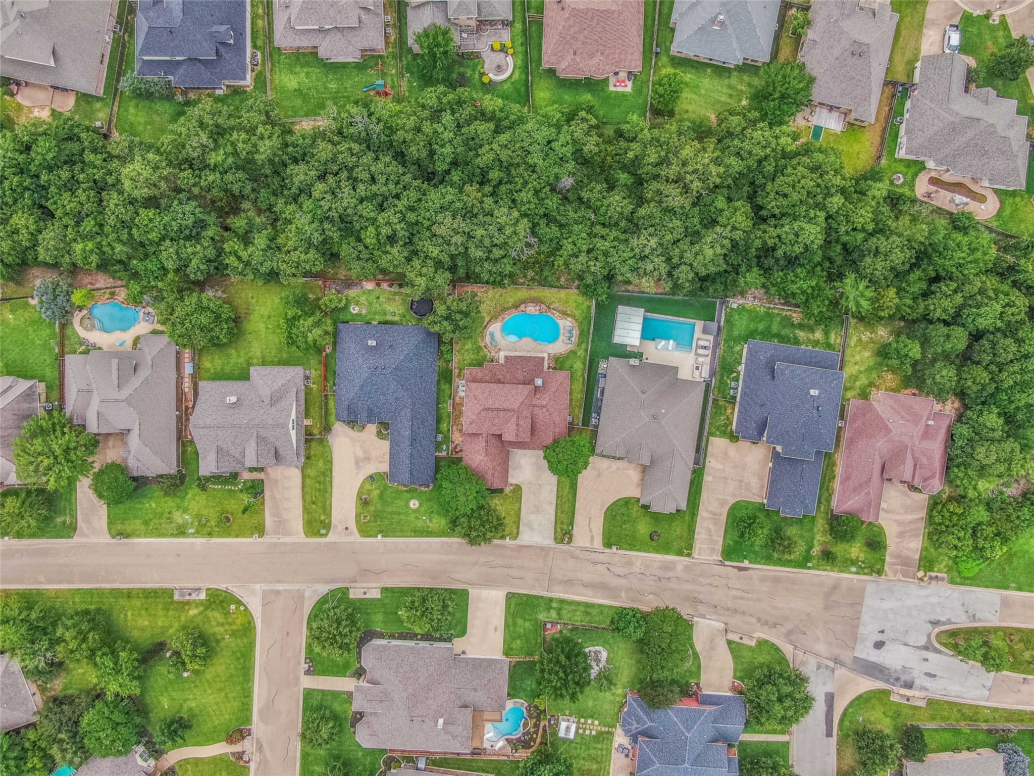 main property photo 39
