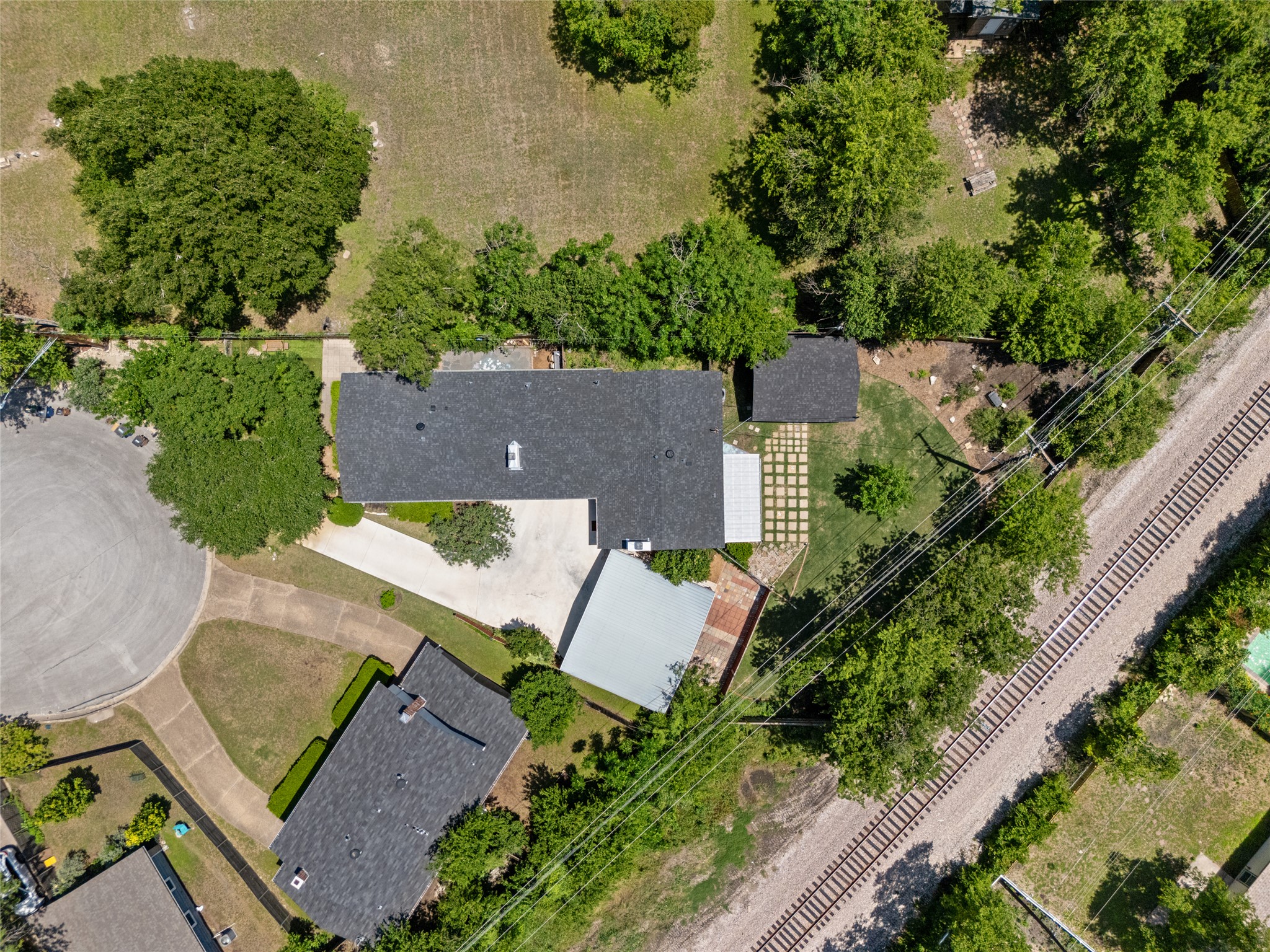 main property photo 39