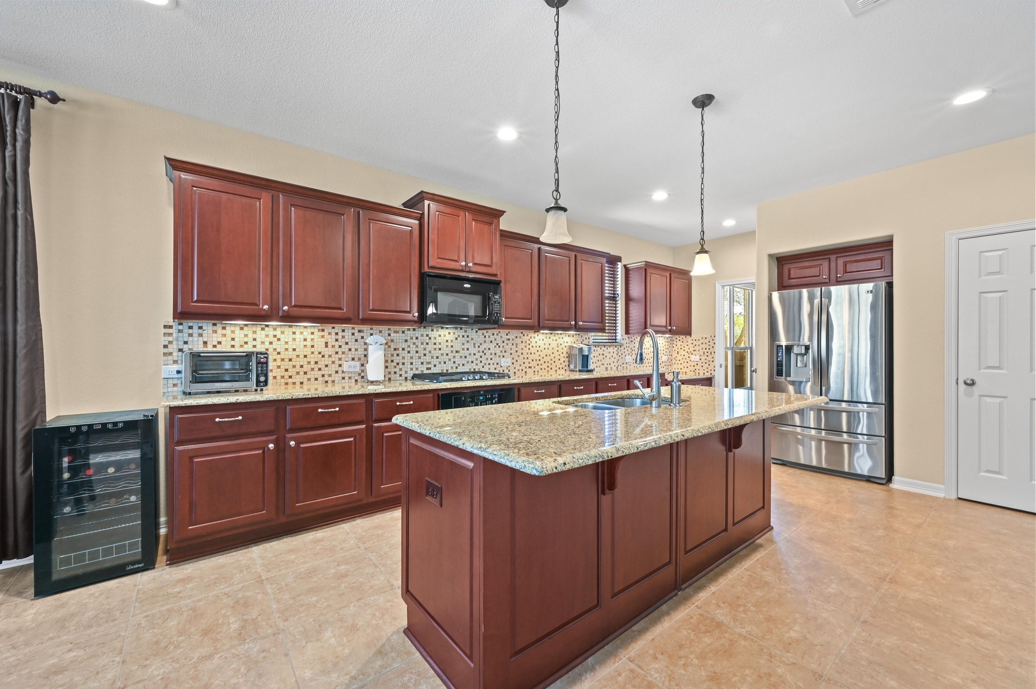 main property photo 17