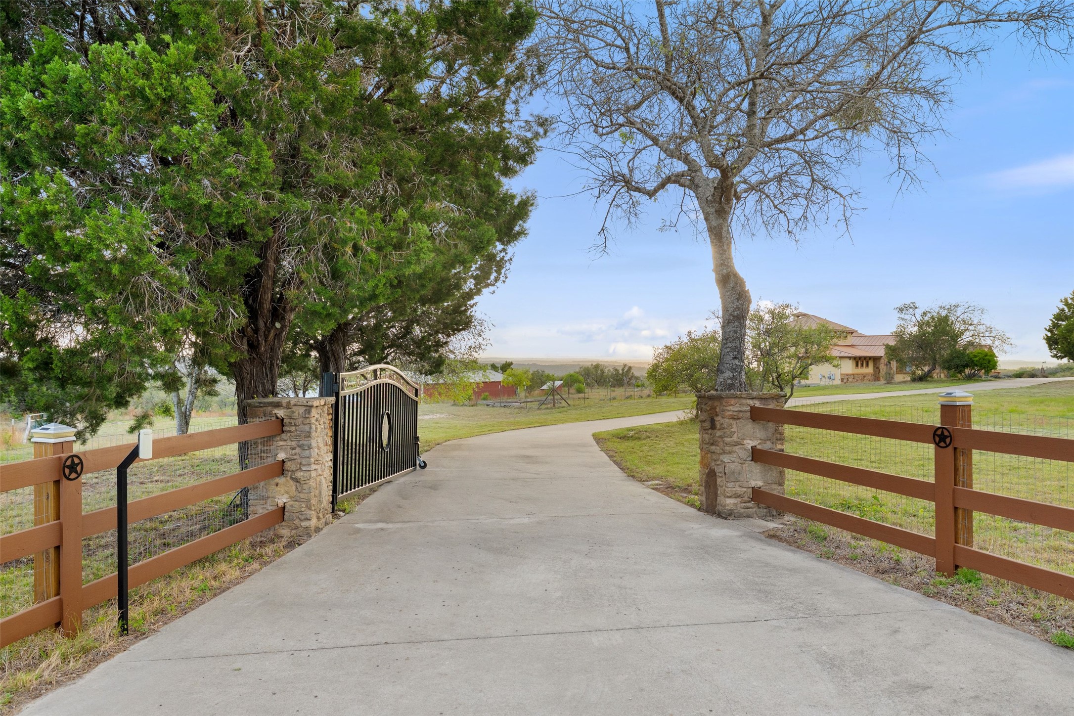 main property photo 35