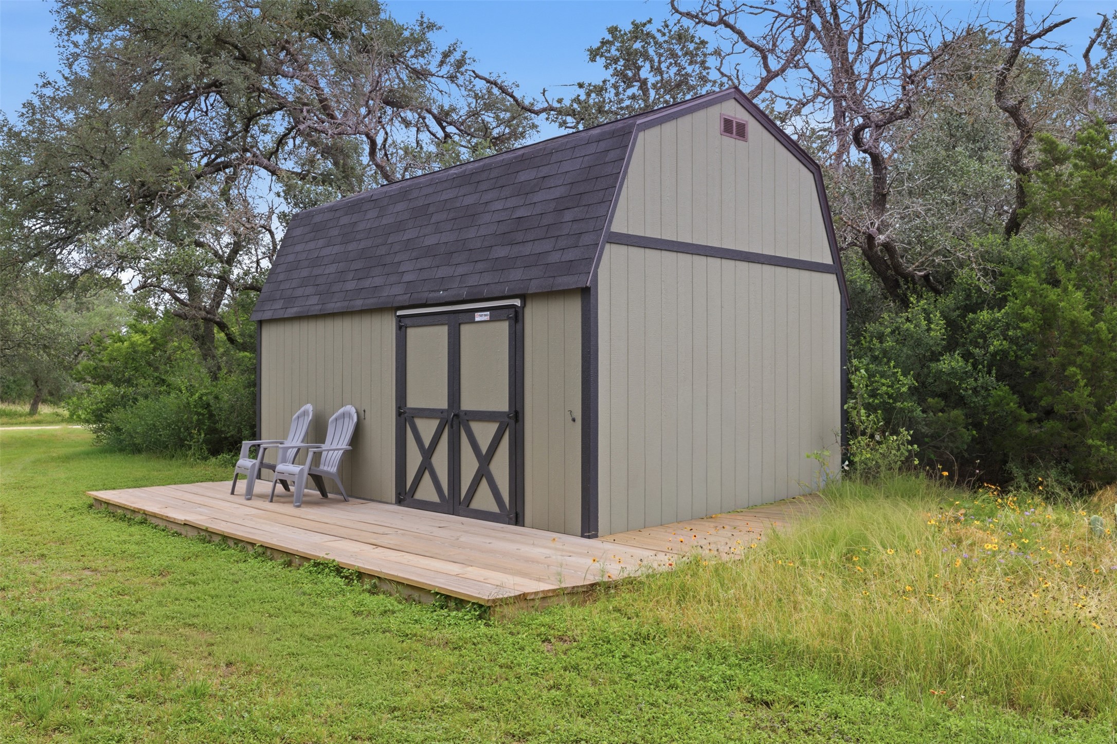 main property photo 27