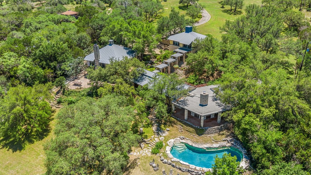main property photo 37