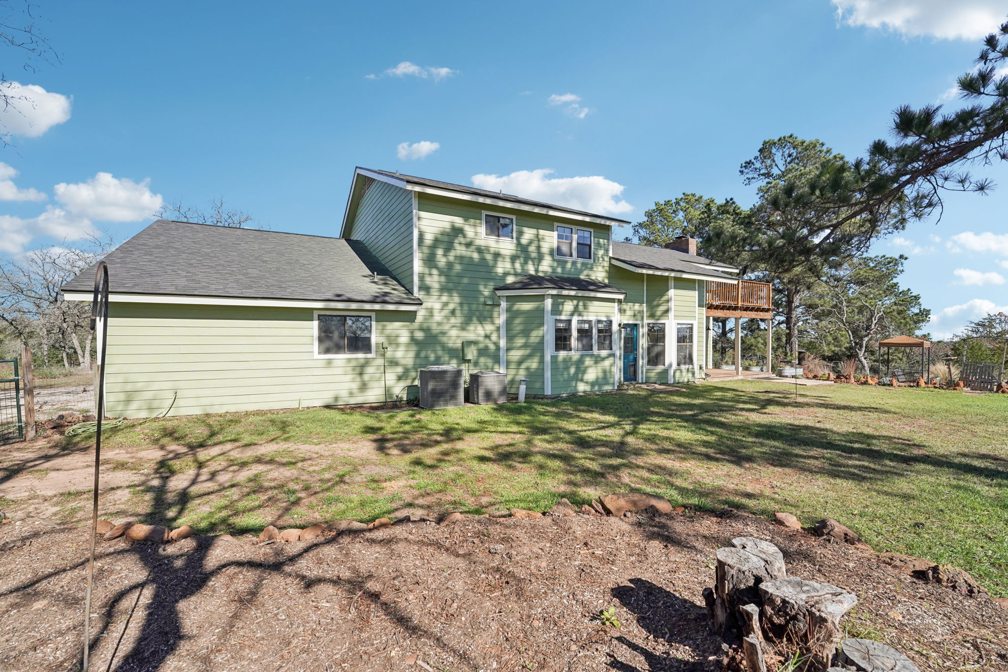 main property photo 37