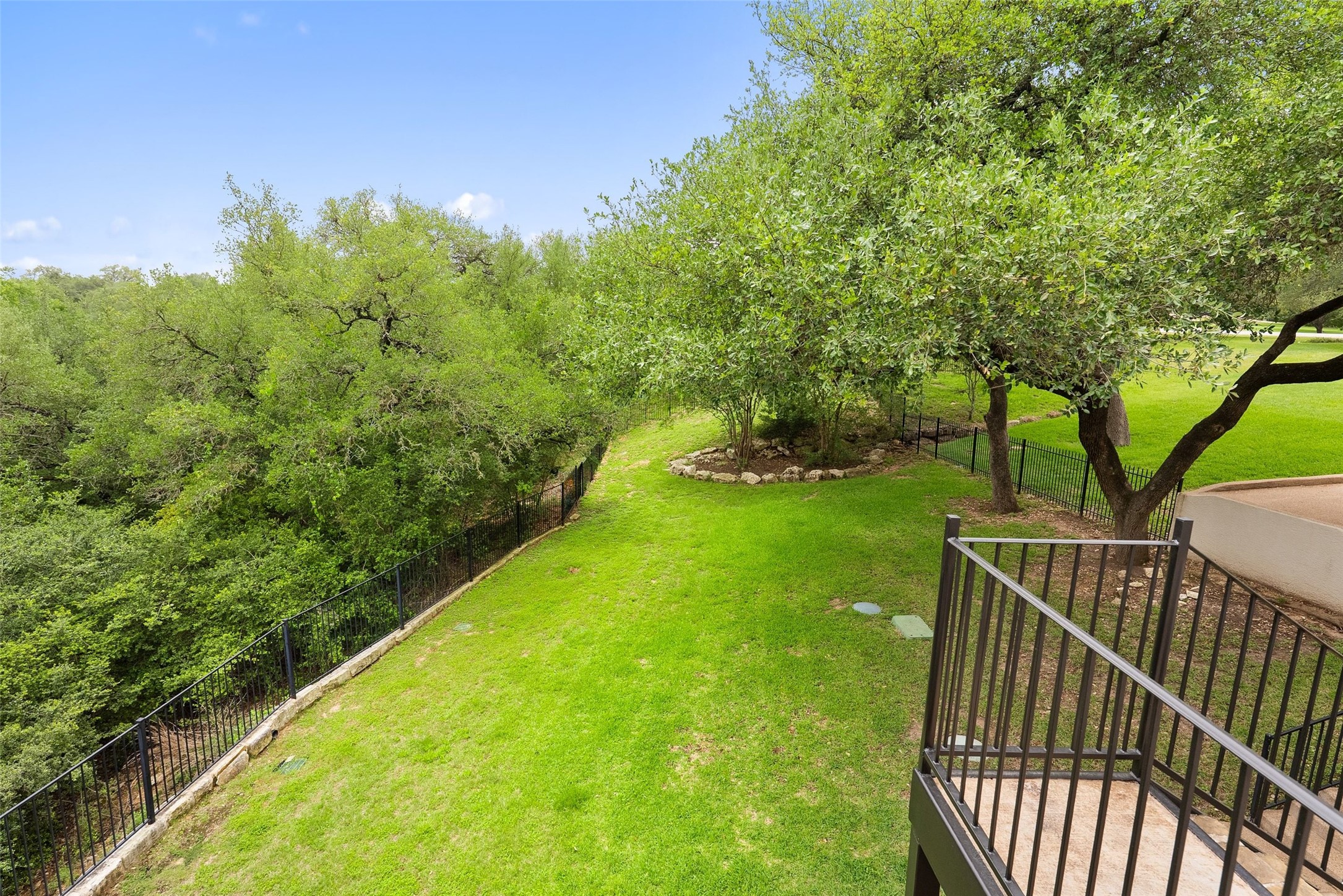 main property photo 32