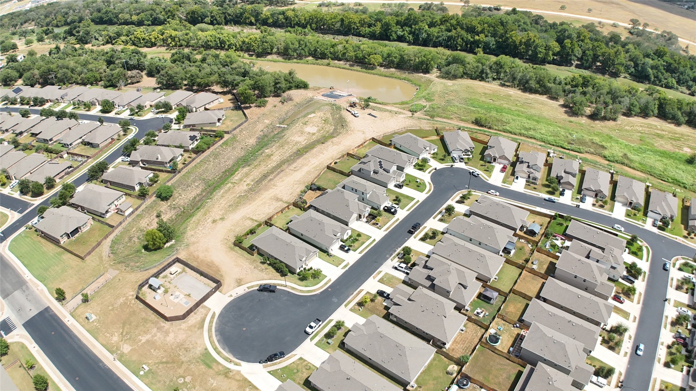 main property photo 32