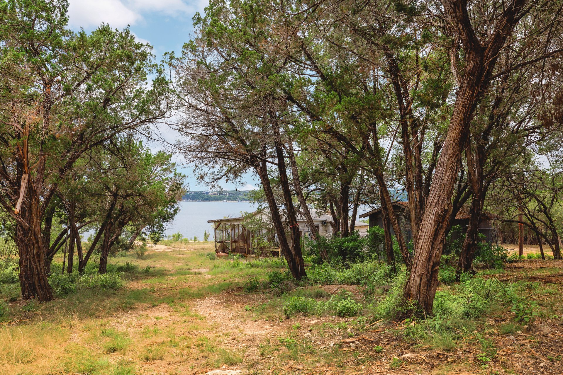 main property photo 25