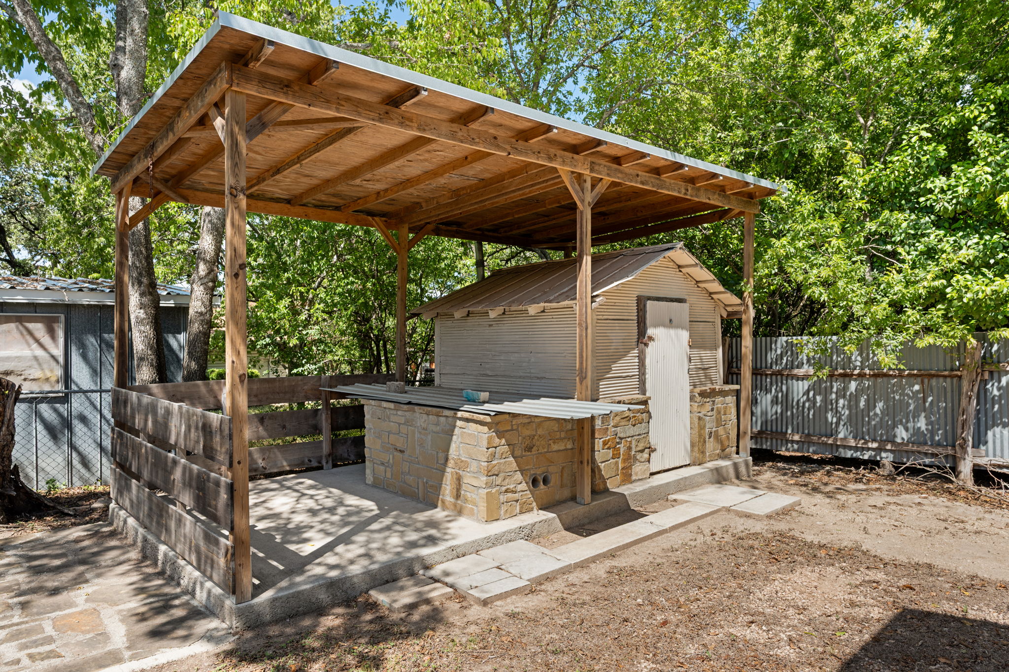main property photo 22