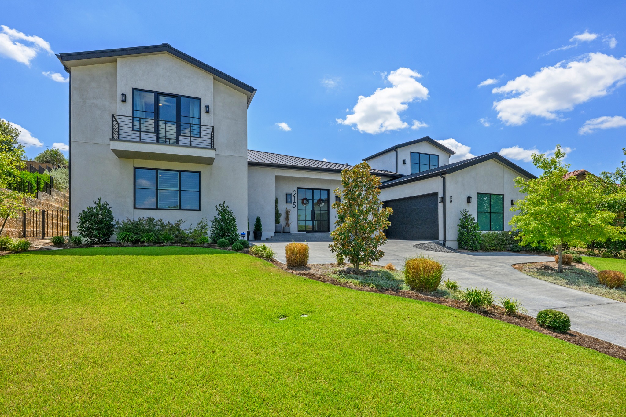 main property photo 33