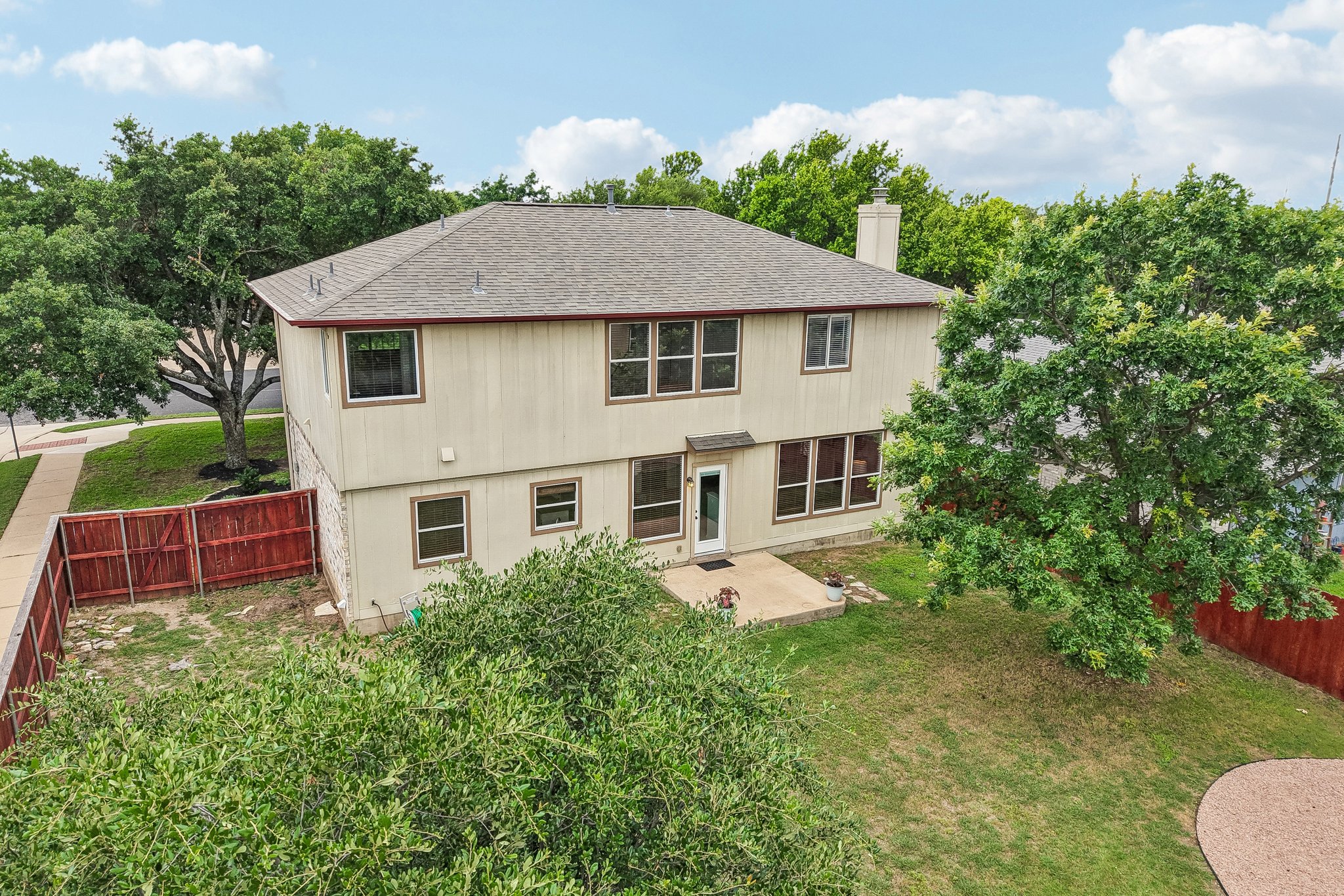 main property photo 27