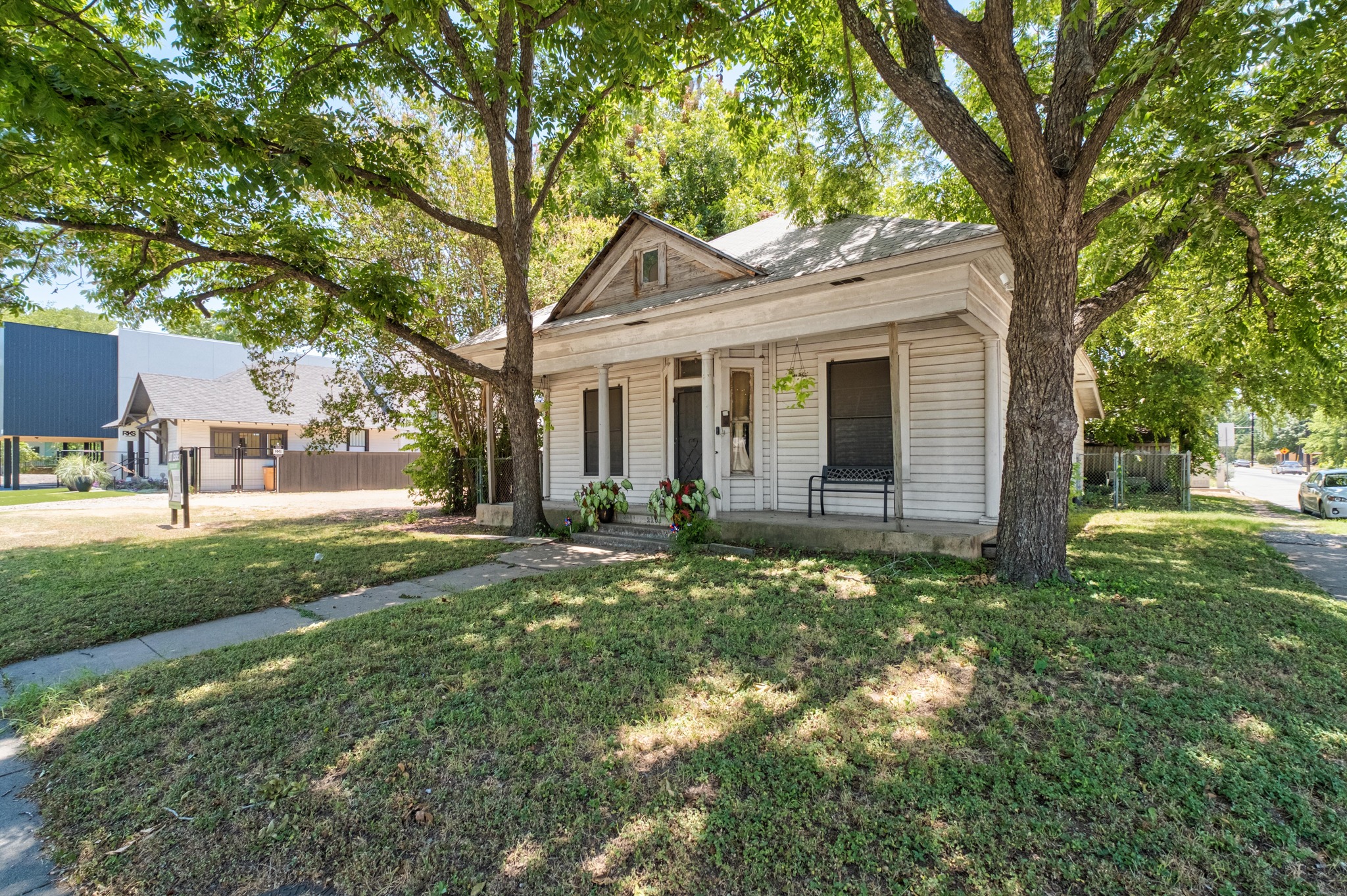 main property photo 4