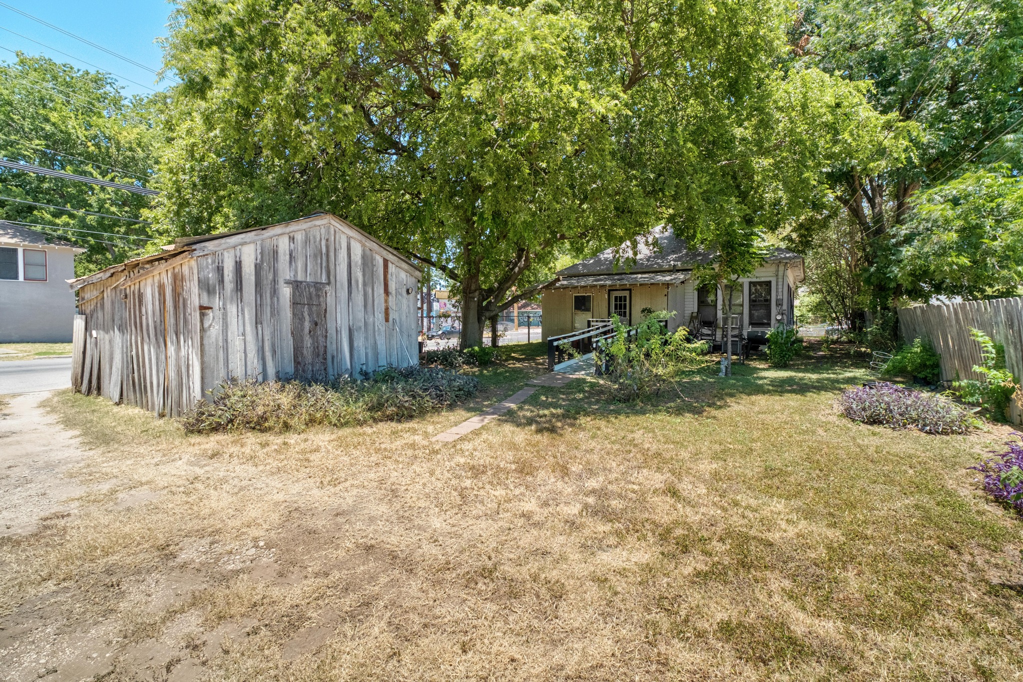 main property photo 5