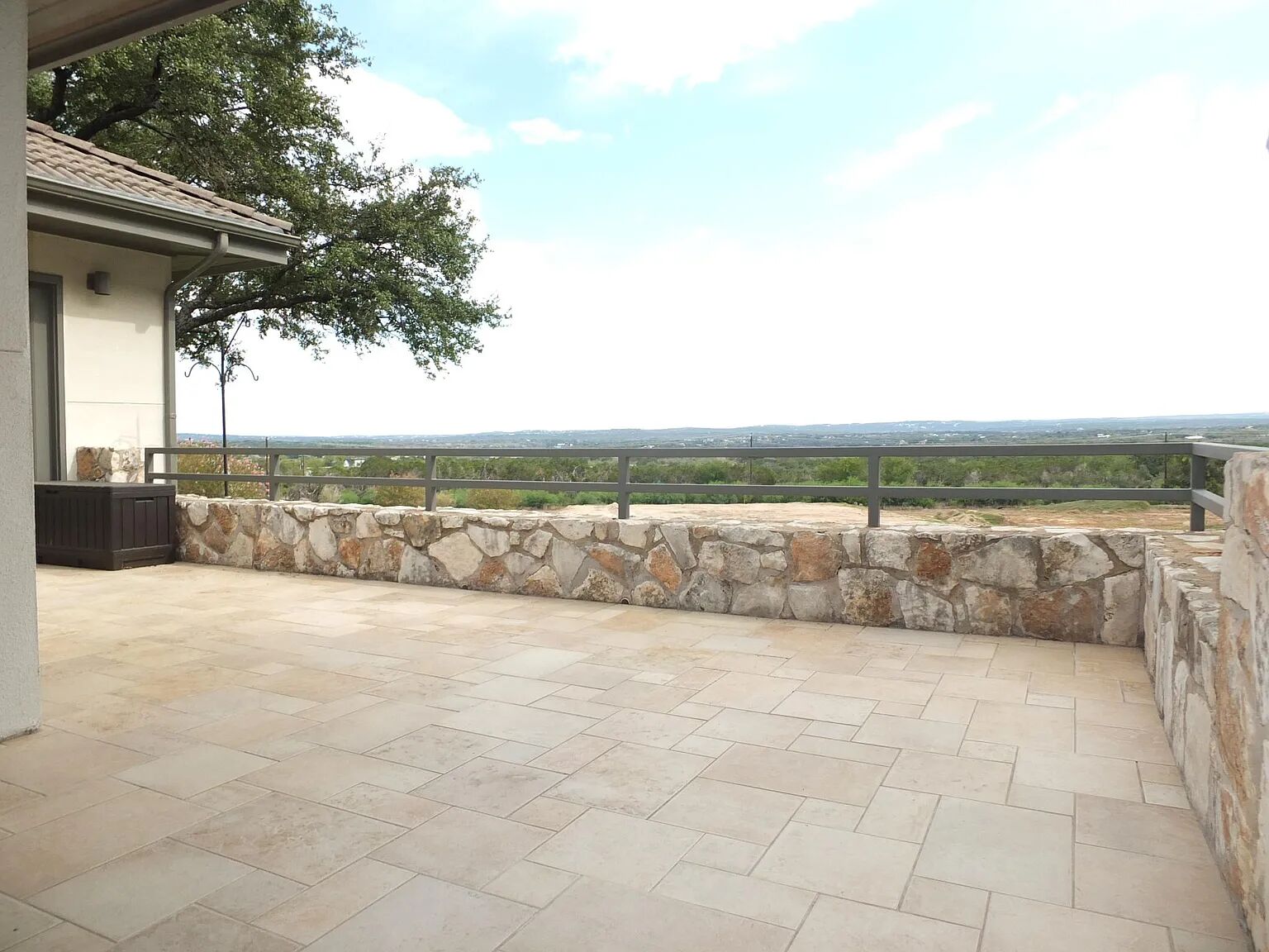 main property photo 18