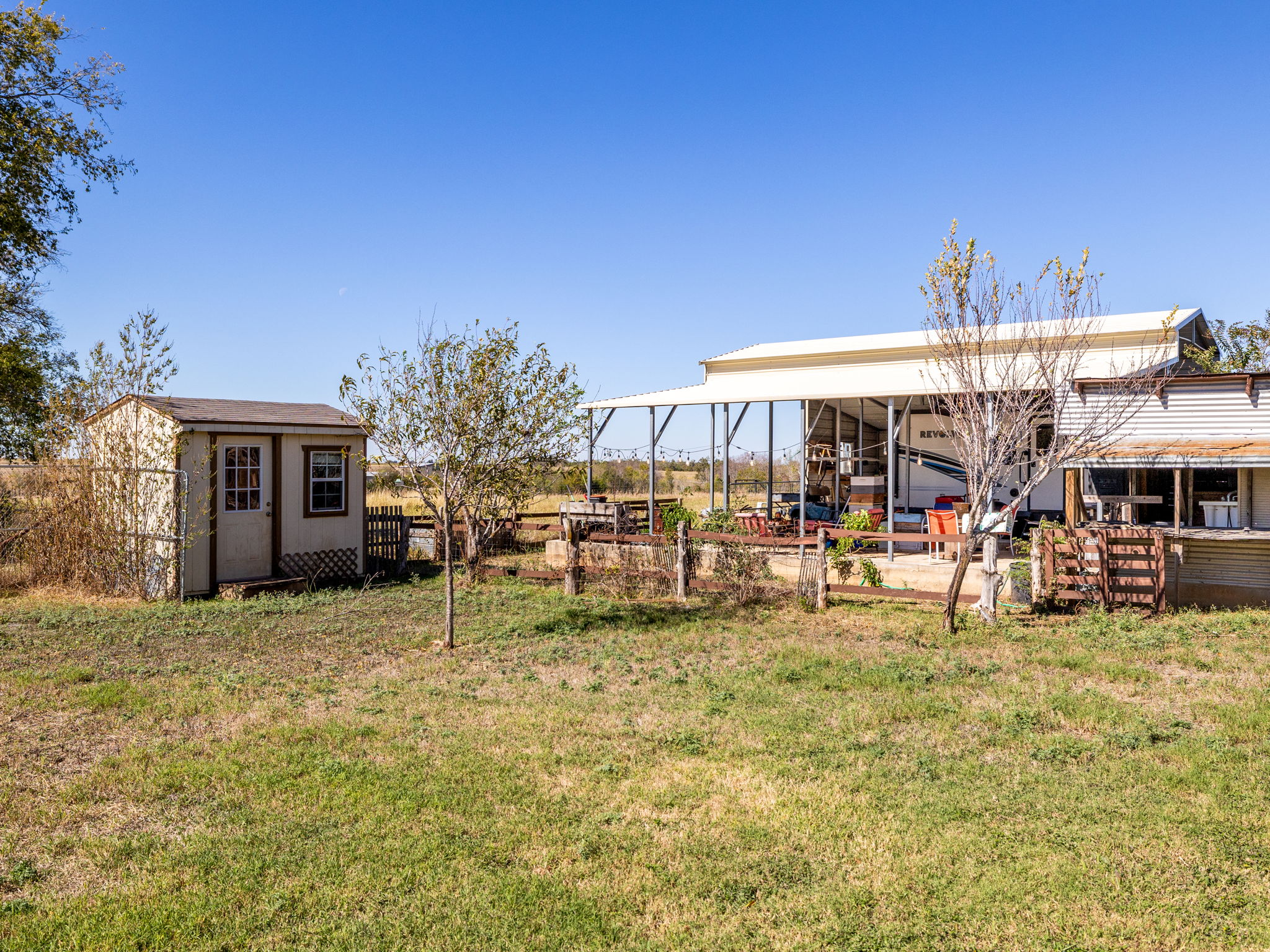 main property photo 8