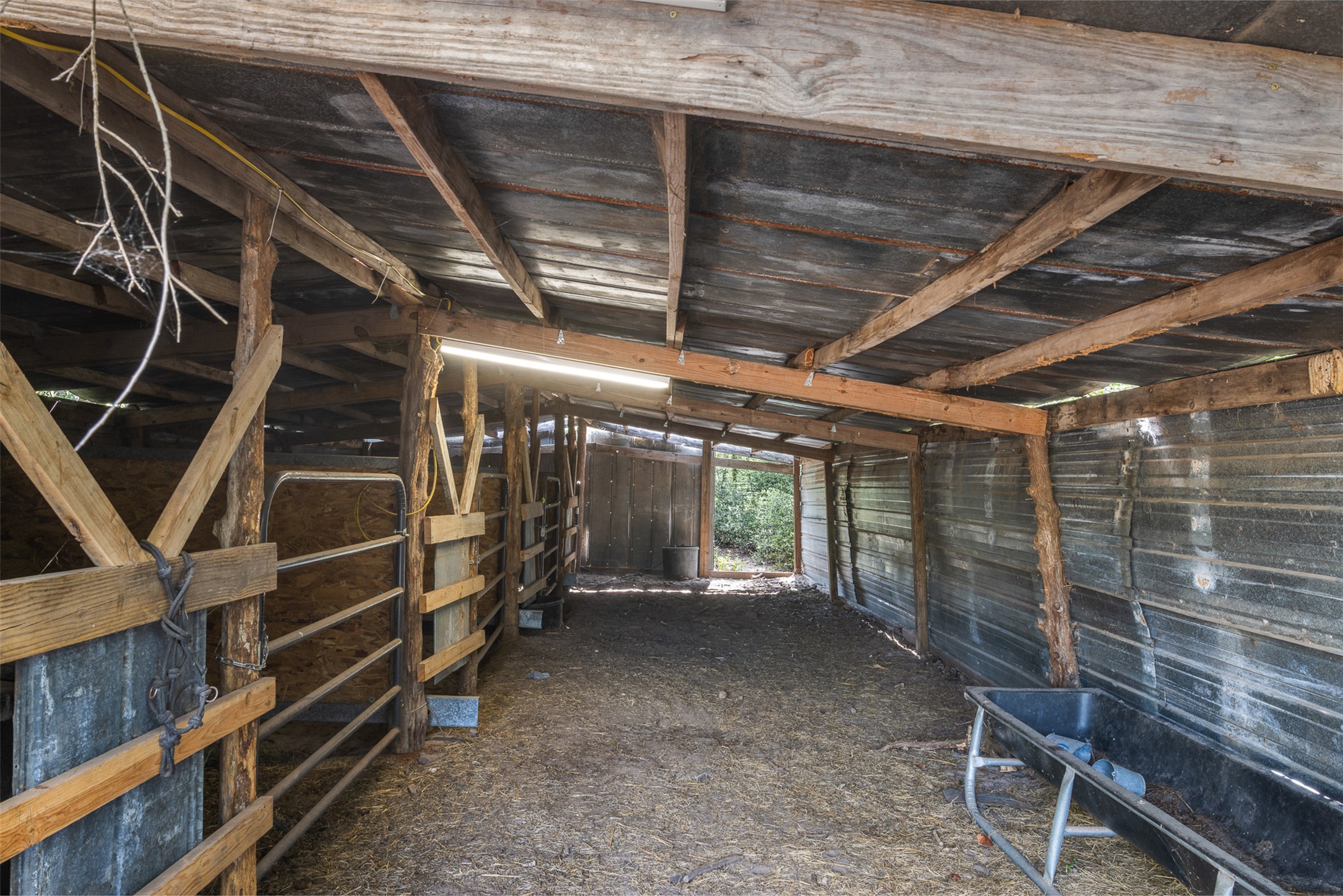 main property photo 20